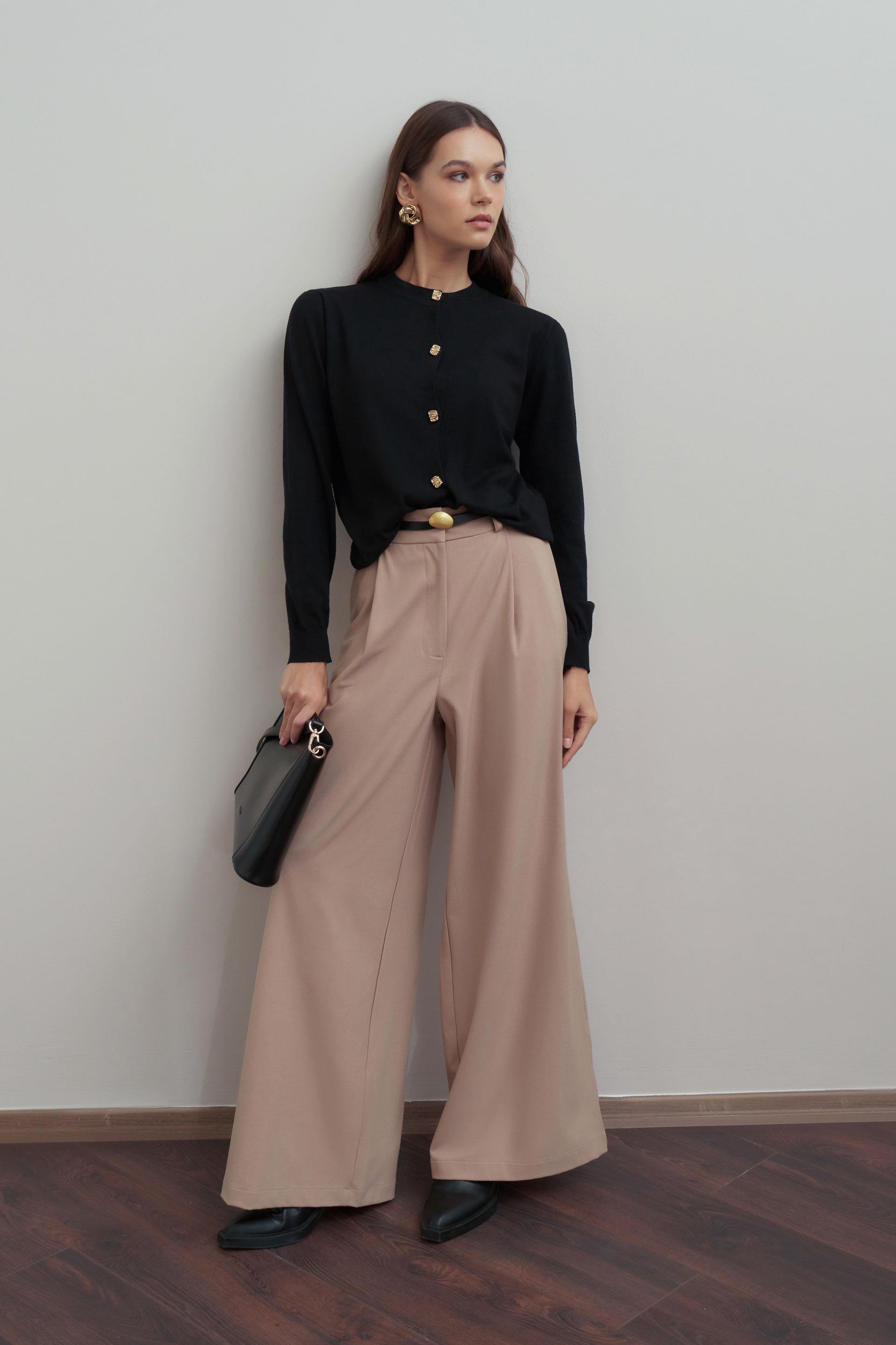 Siyah-Gold Dügmeli Hırka