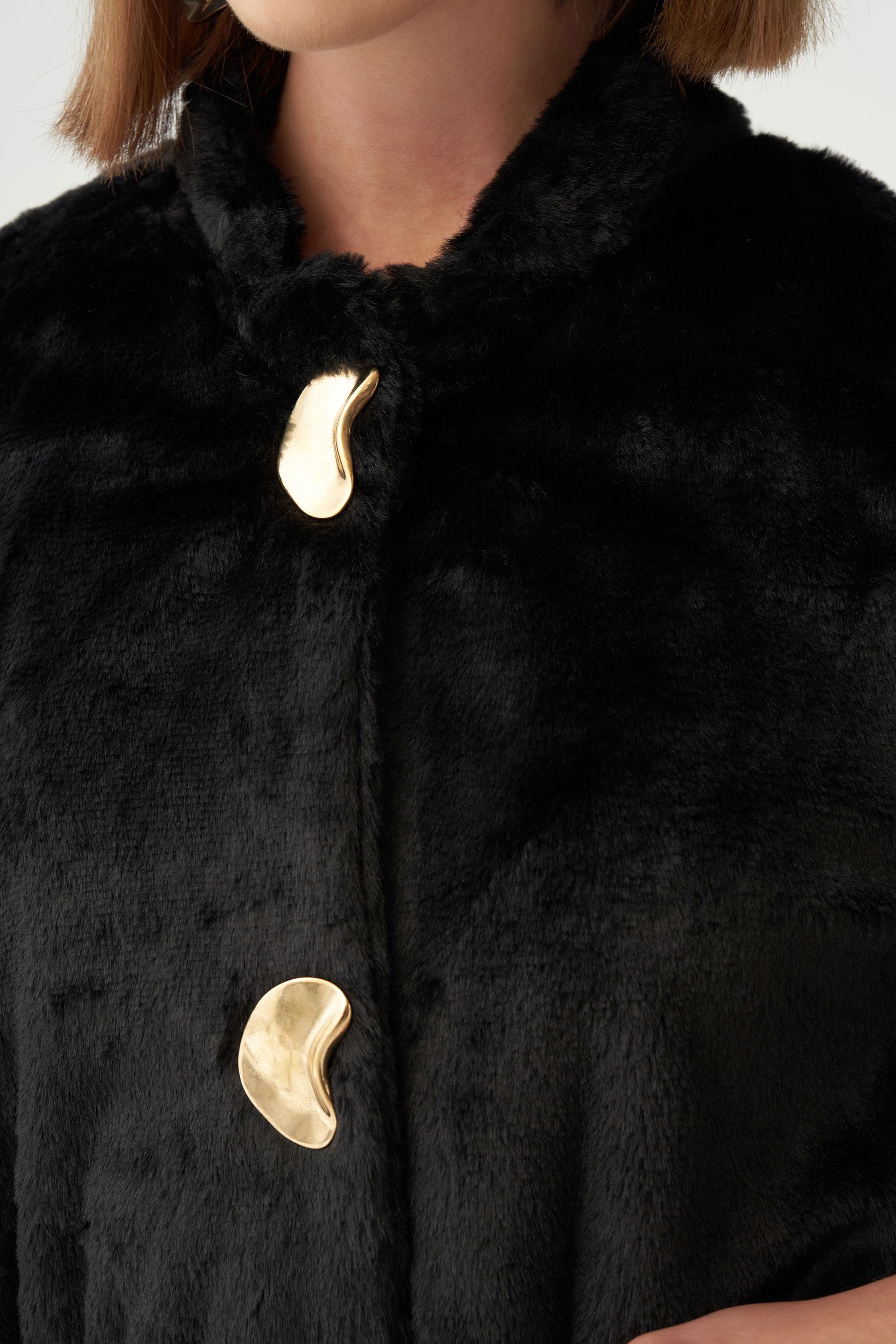 Siyah-Gold Düğmeli Kürk Kaban