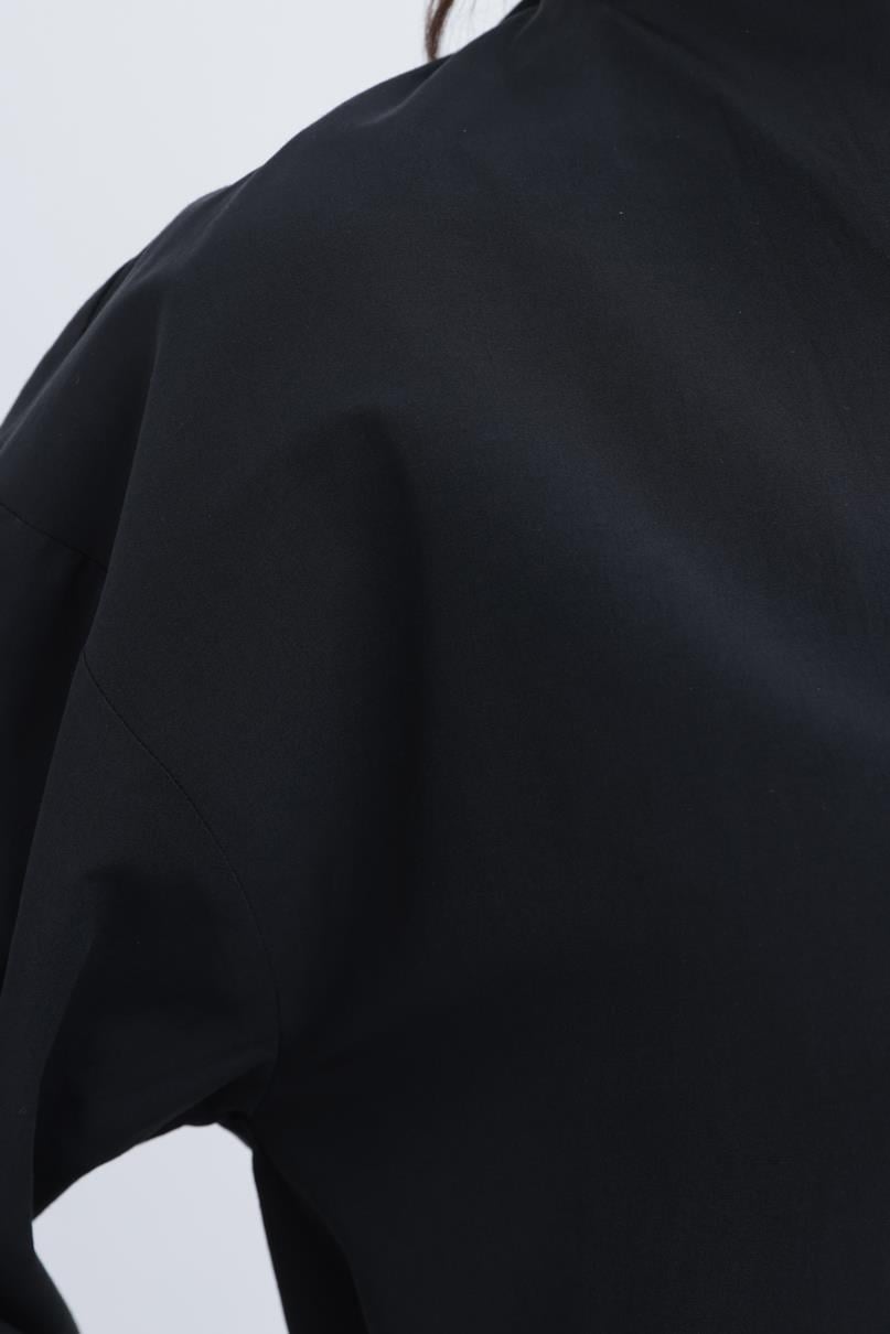 Siyah-Kolları Büzgülü Düğmeli Gömlek