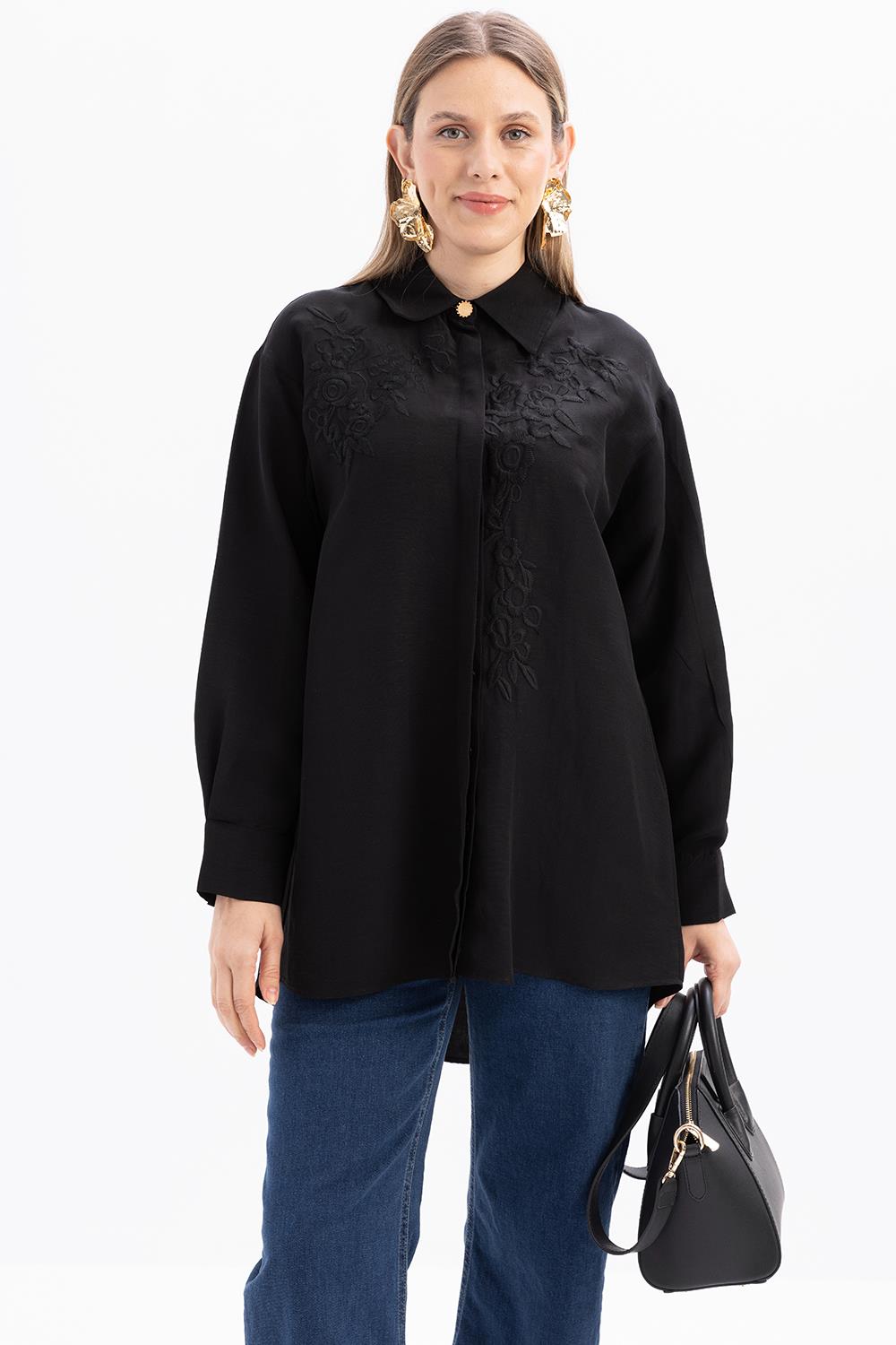 Siyah-Nakışlı Keten Gömlek