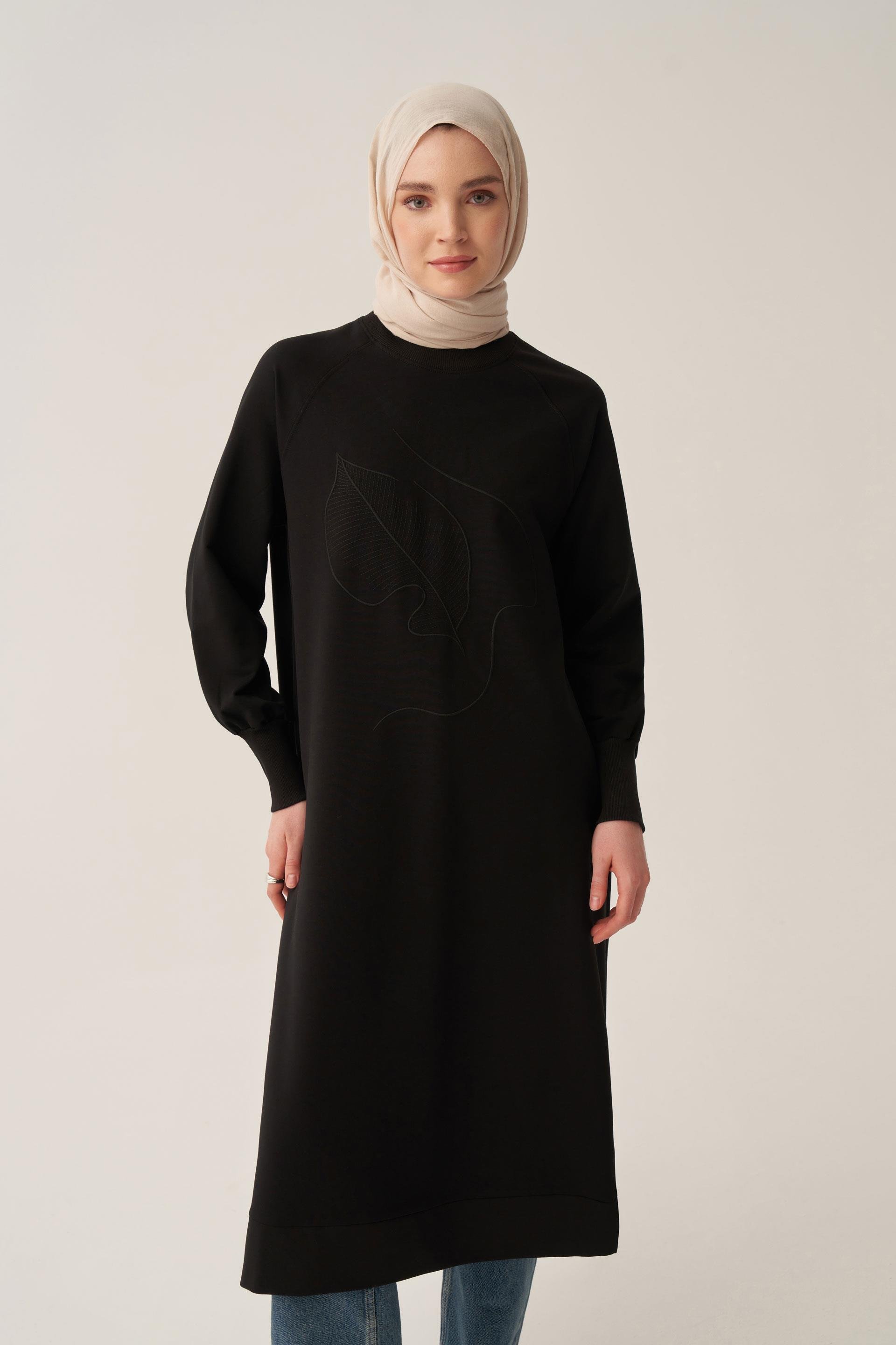 Siyah-Nakışlı Uzun Tunik