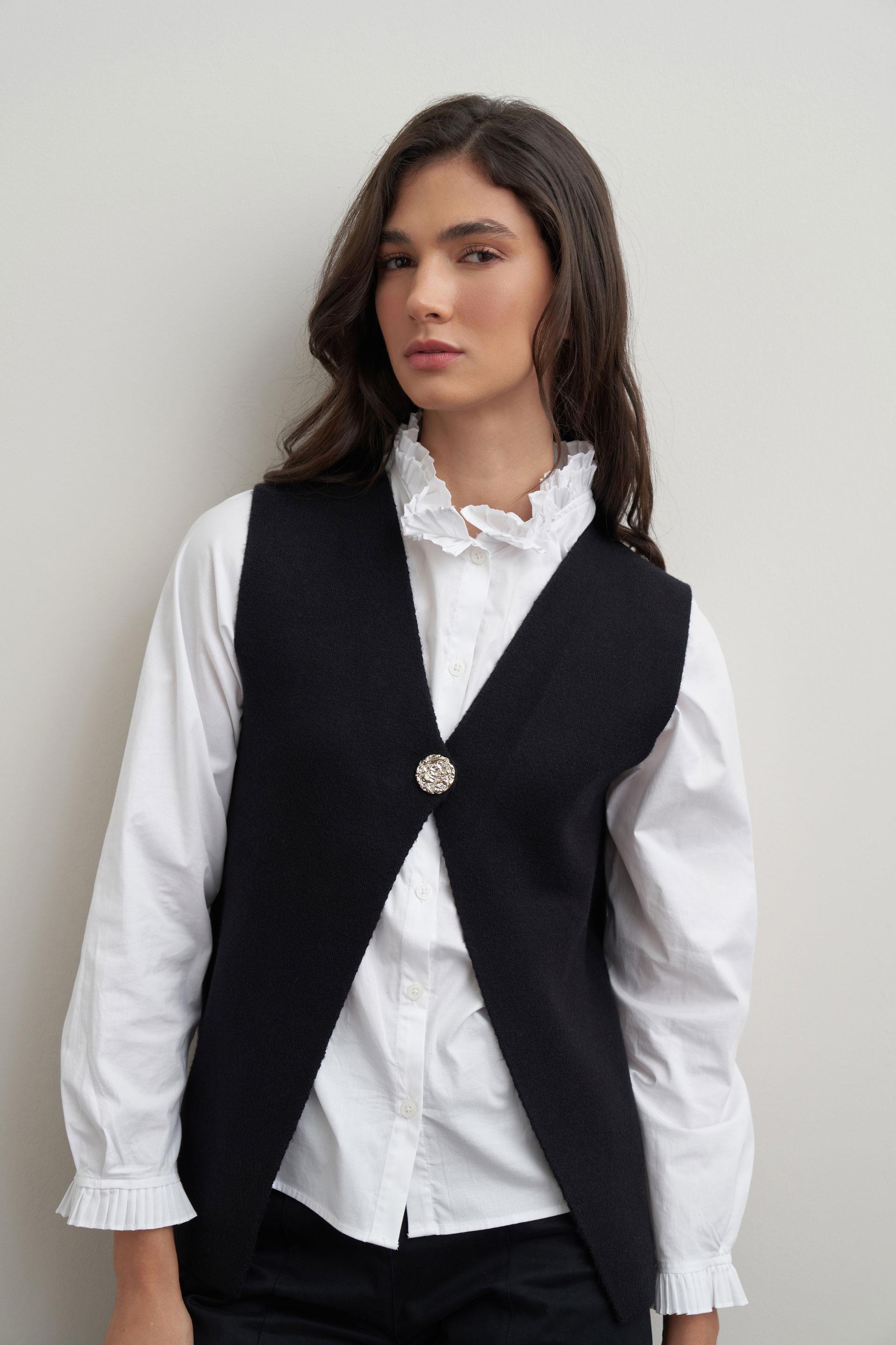 Siyah-Tek Dügmeli Triko Hırka