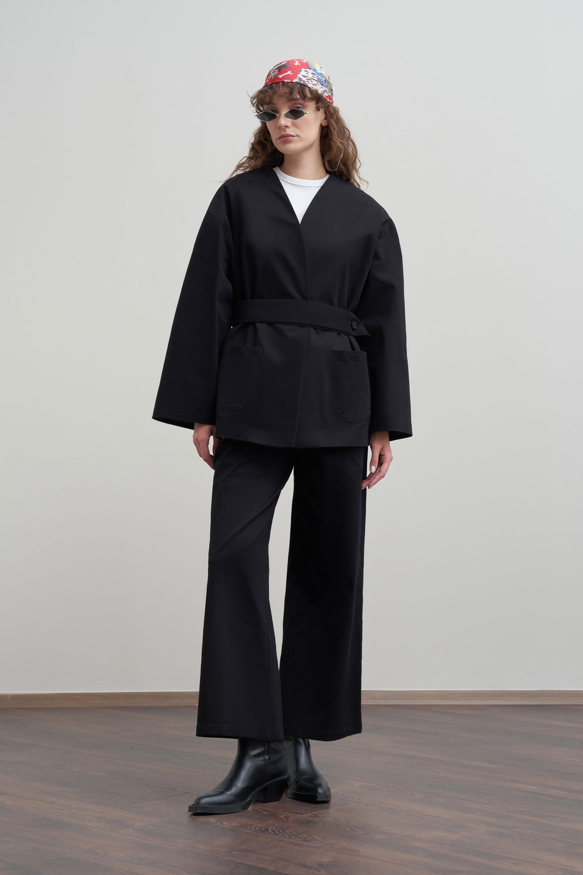 Siyah-V Yaka Kuşaklı Gabardin Ceket