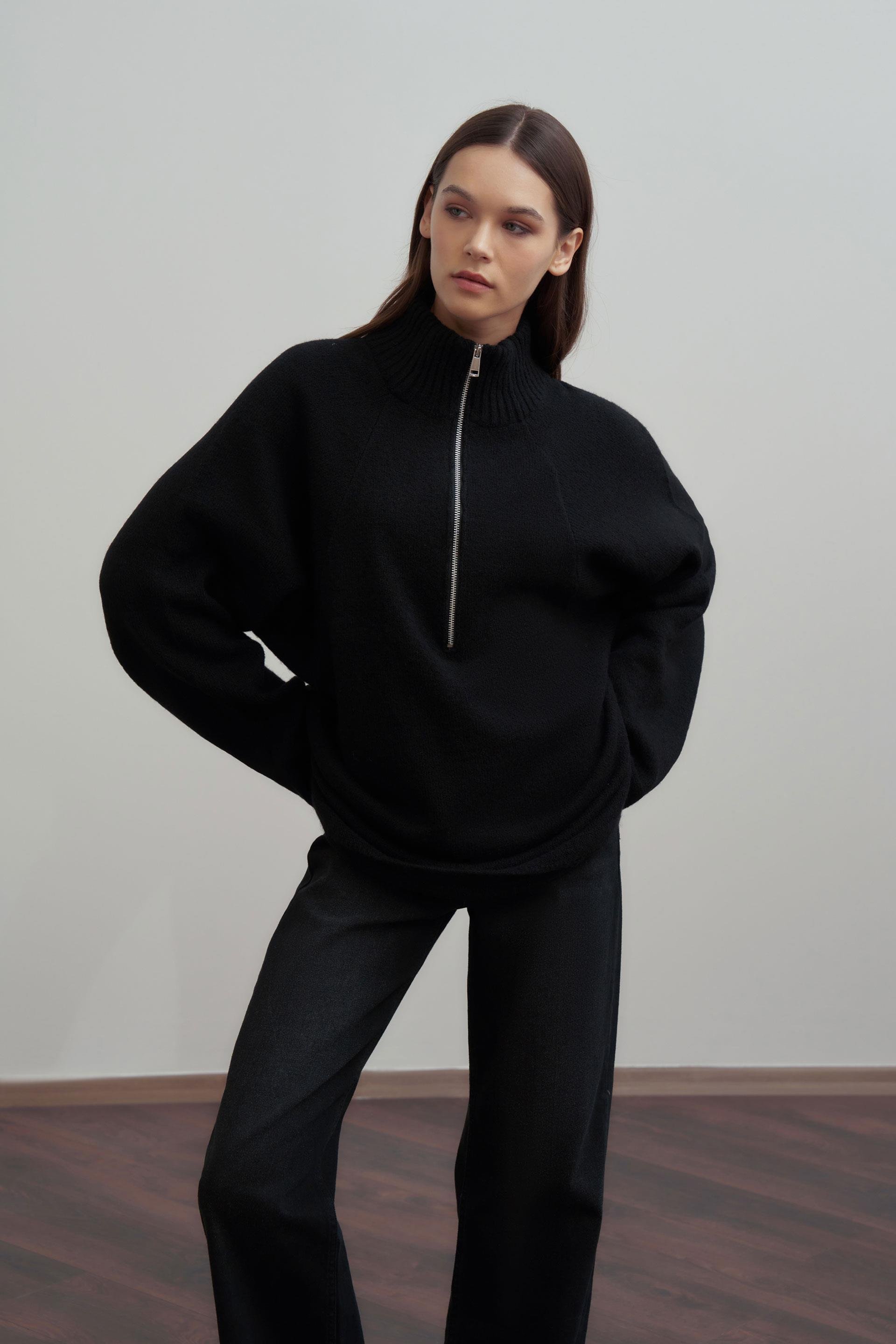 Siyah-Yarım Fermuarlı Kazak