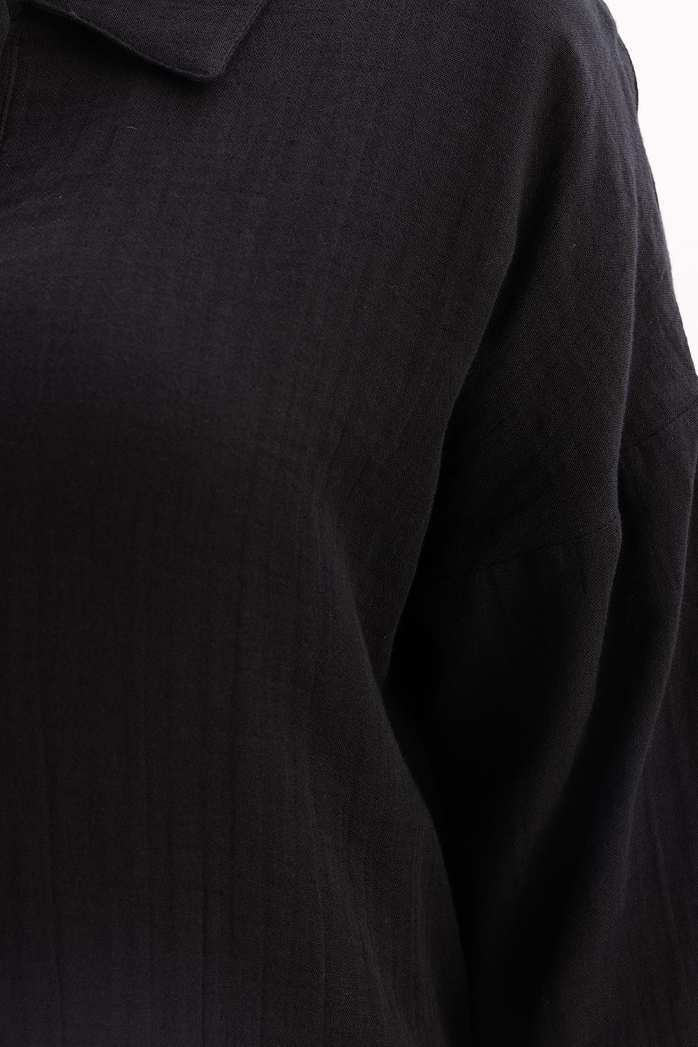 Siyah-Yarım Patlı Düğmeli Müslin Tunik