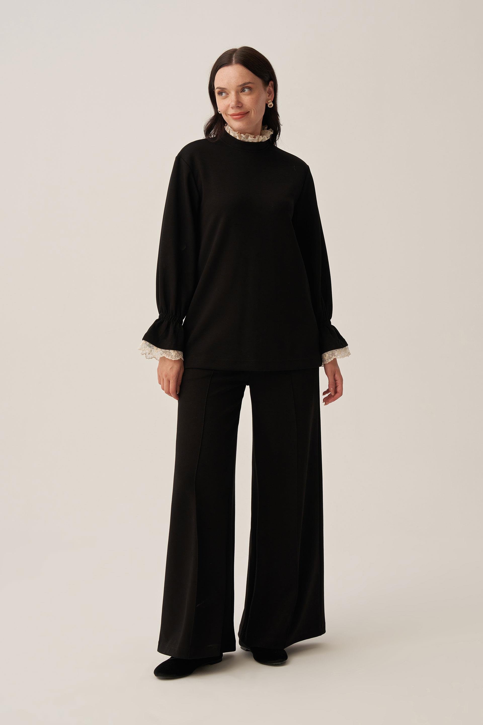 Siyah-Yumuşak Dokulu Fisto Garnili Pantolonlu Takım