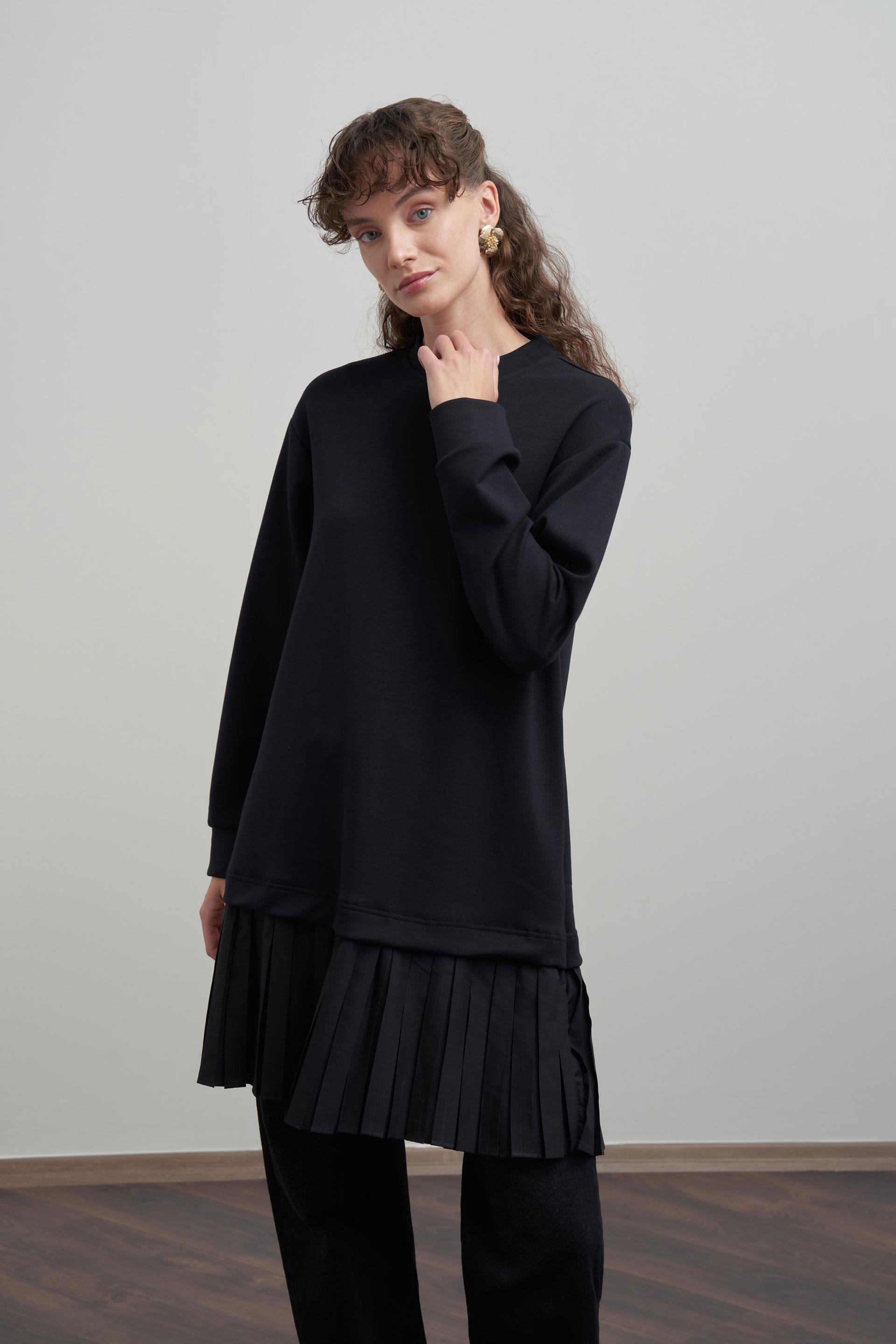 Siyah-Yumuşak Dokulu Pliseli Detaylı Tunik