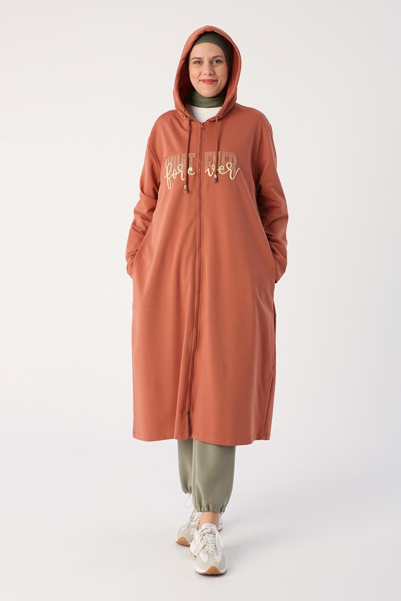 Tarçın-Büyük Beden Aplike Nakışlı Fermuarlı Hırka