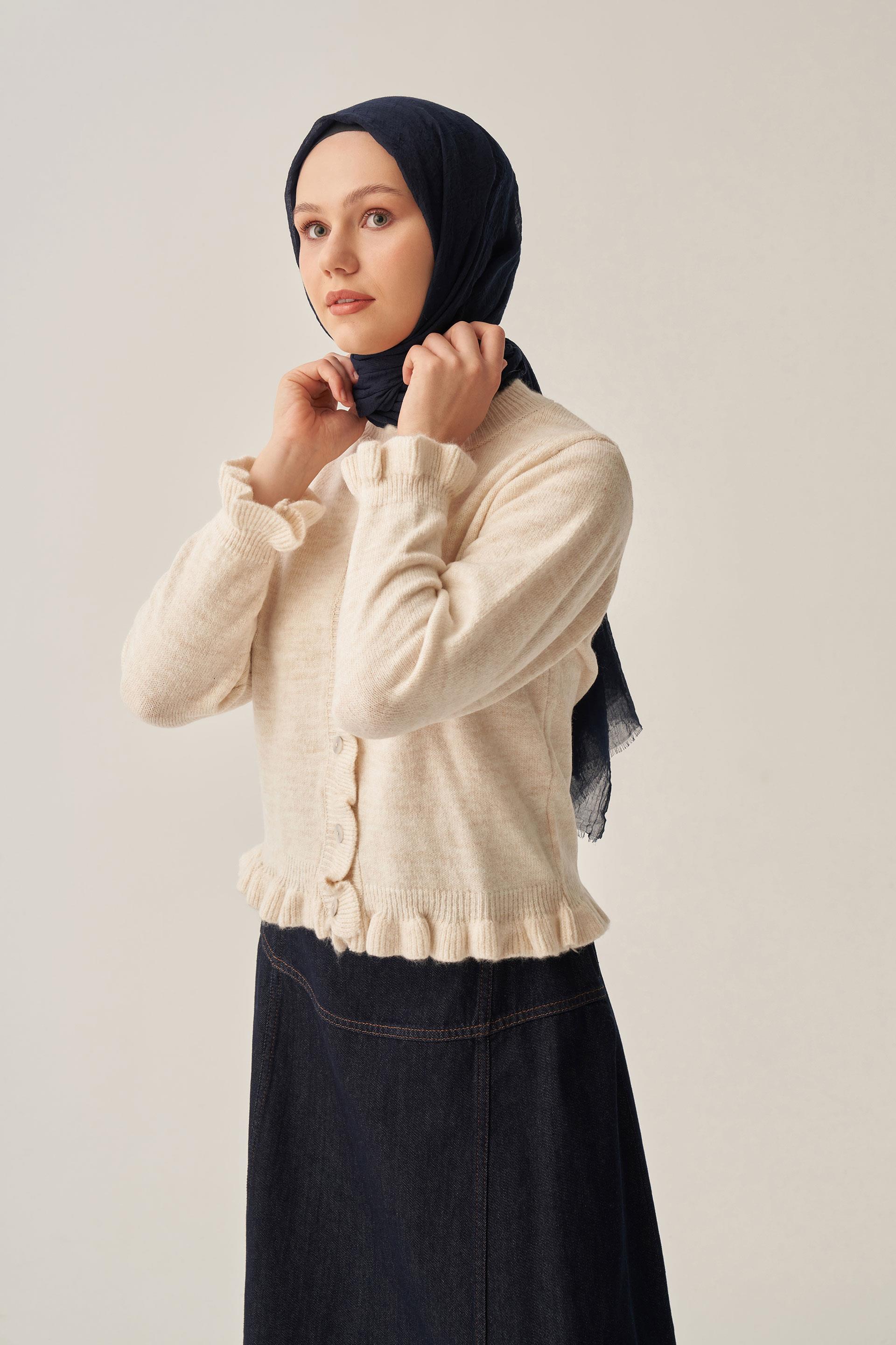 Taş-Etegi Fırfırlı Kısa  Hırka