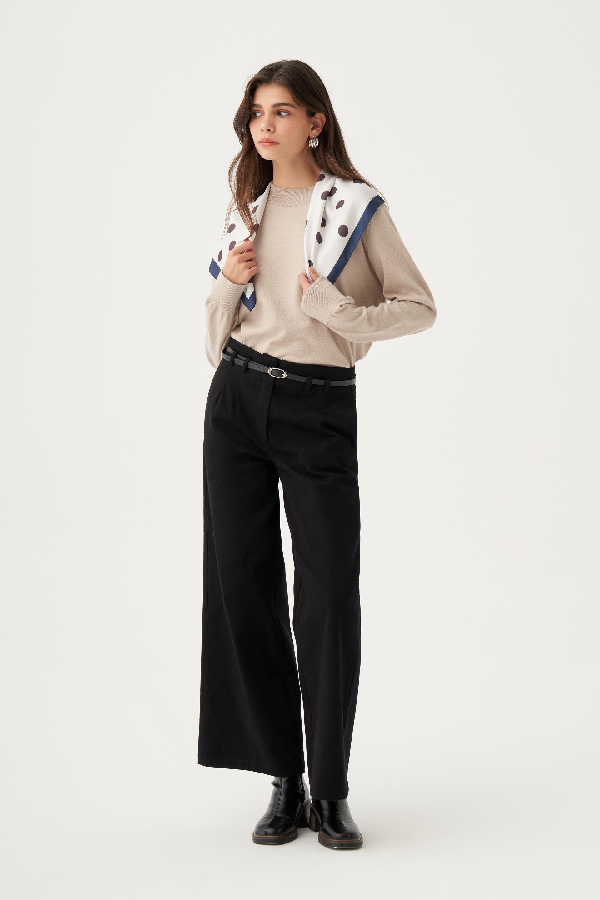 Taş-Etek Ucu Pis Kıvırma Triko Kazak