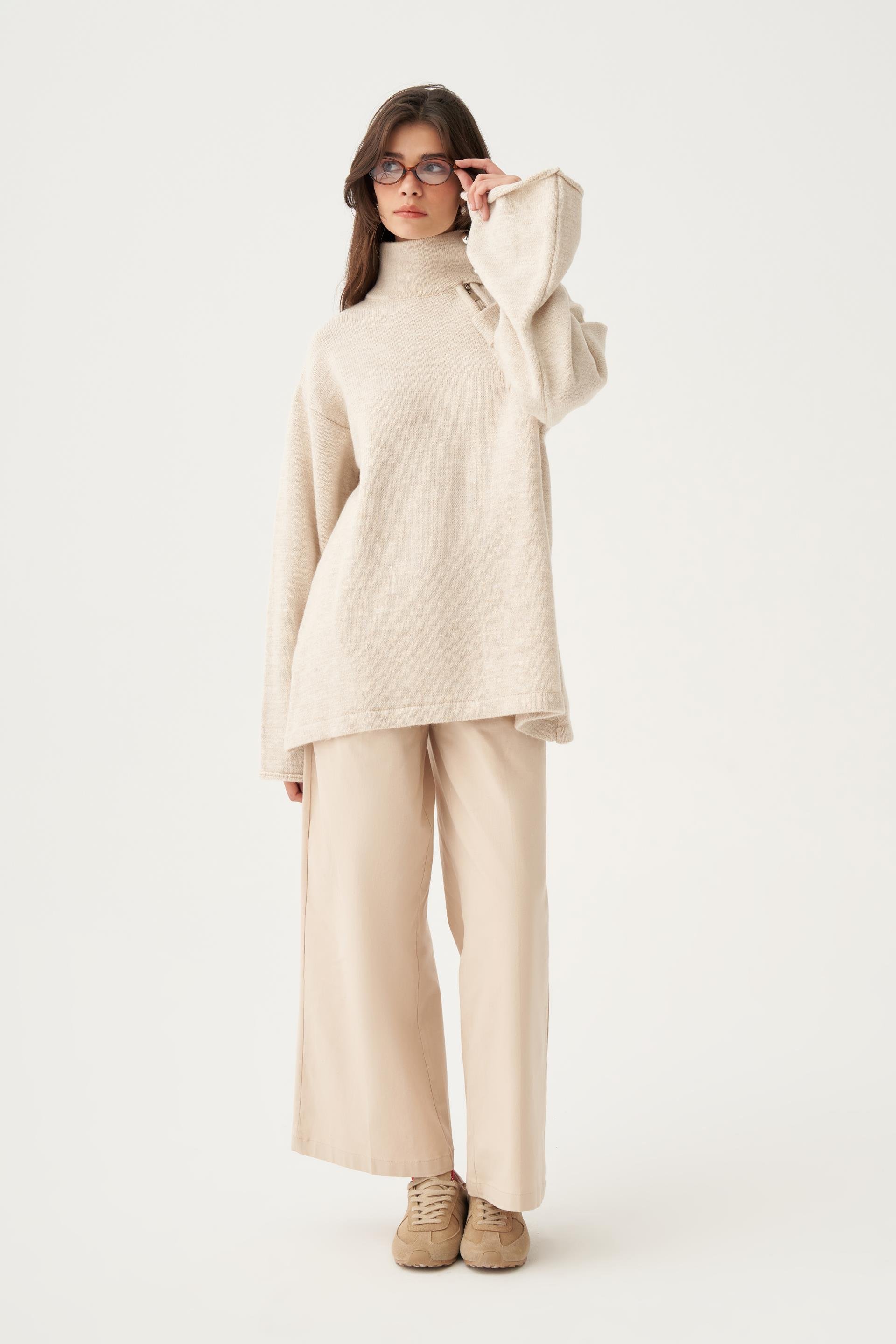 Taş-Yakası Apoletli Triko Kazak