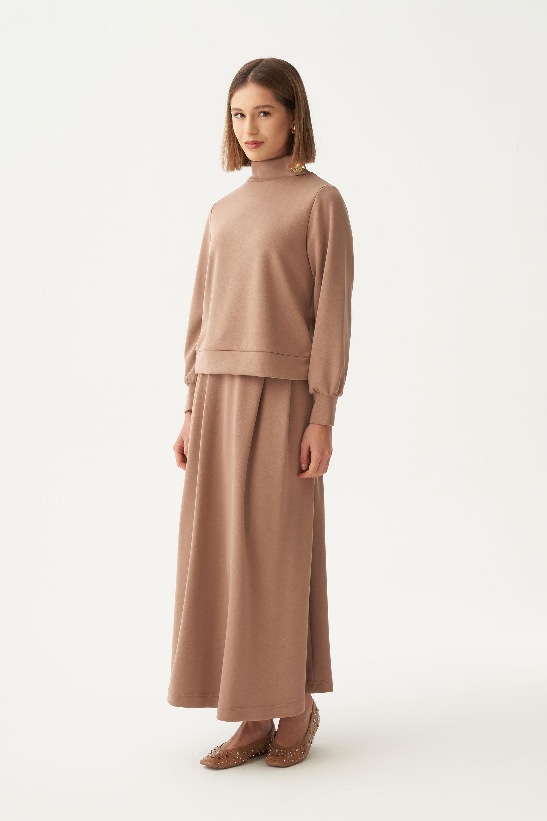 Vizon-Yumuşak Dokulu Gold Düğmeli Etekli Takım