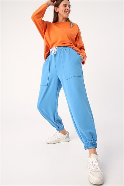Saks-Large Pocket Detailed Sweatpants