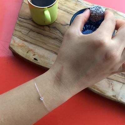 Invisible Yuvarlak Tek Taş Pırlanta Bileklik