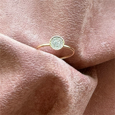 Single Pave Diamond Round Ring