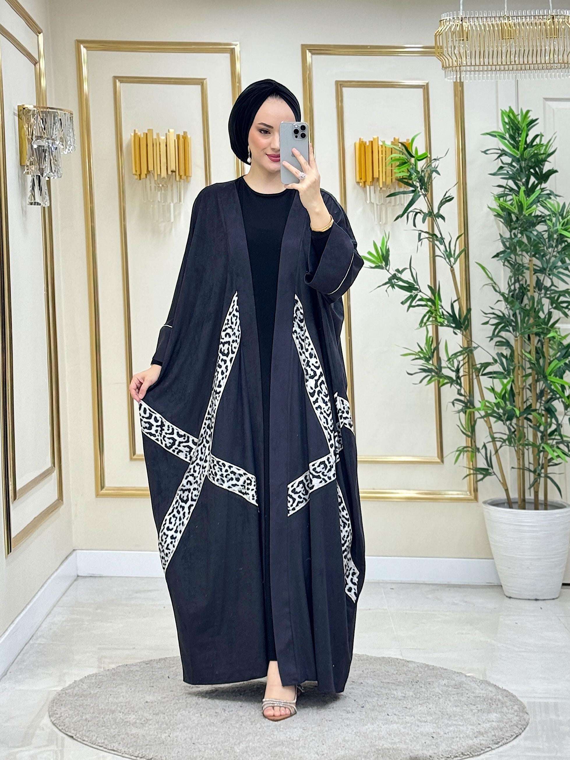 LEOPAR DETAYLI KADİFE ABAYA