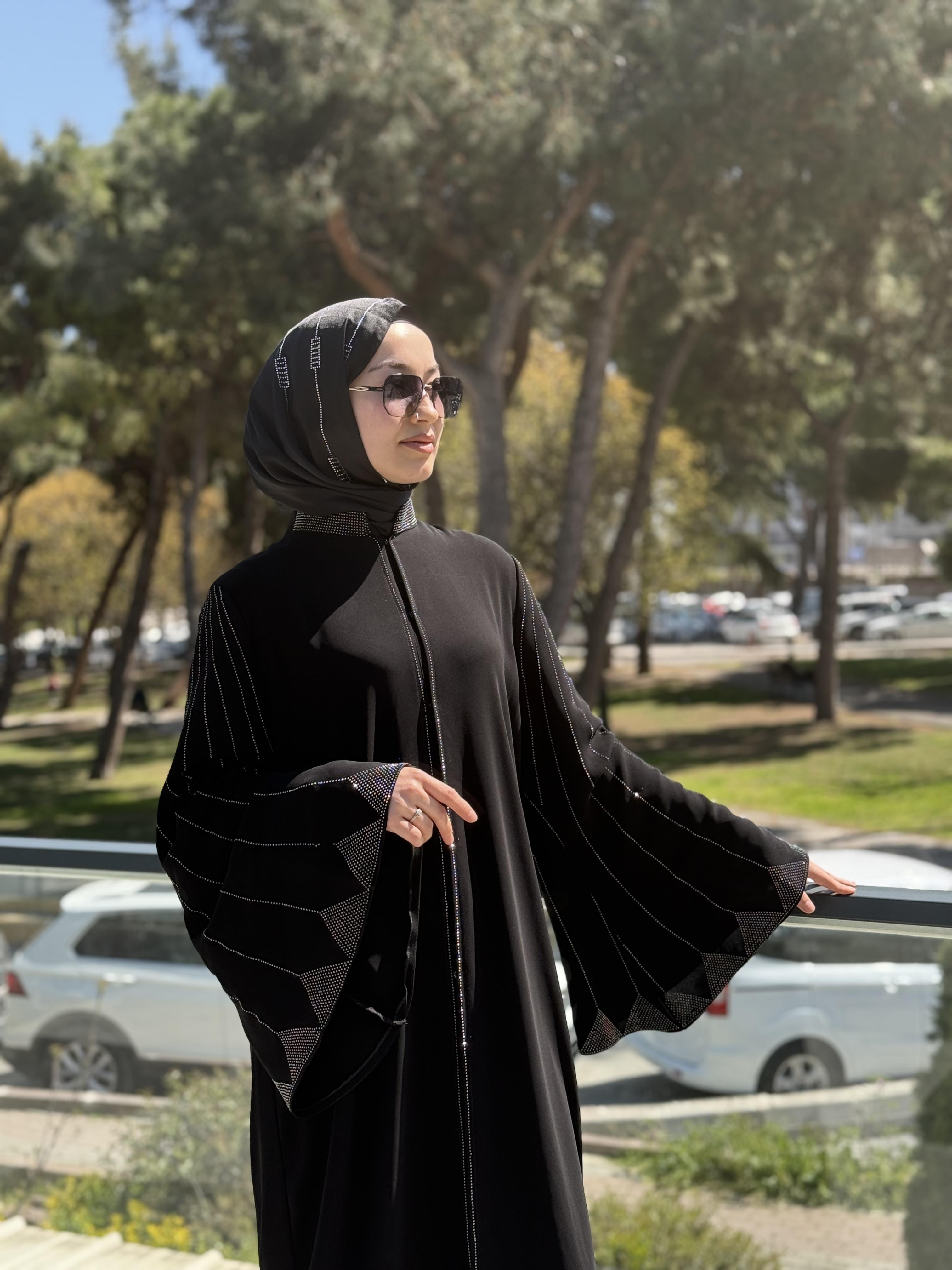YARASA KOL TAŞLI ABAYA