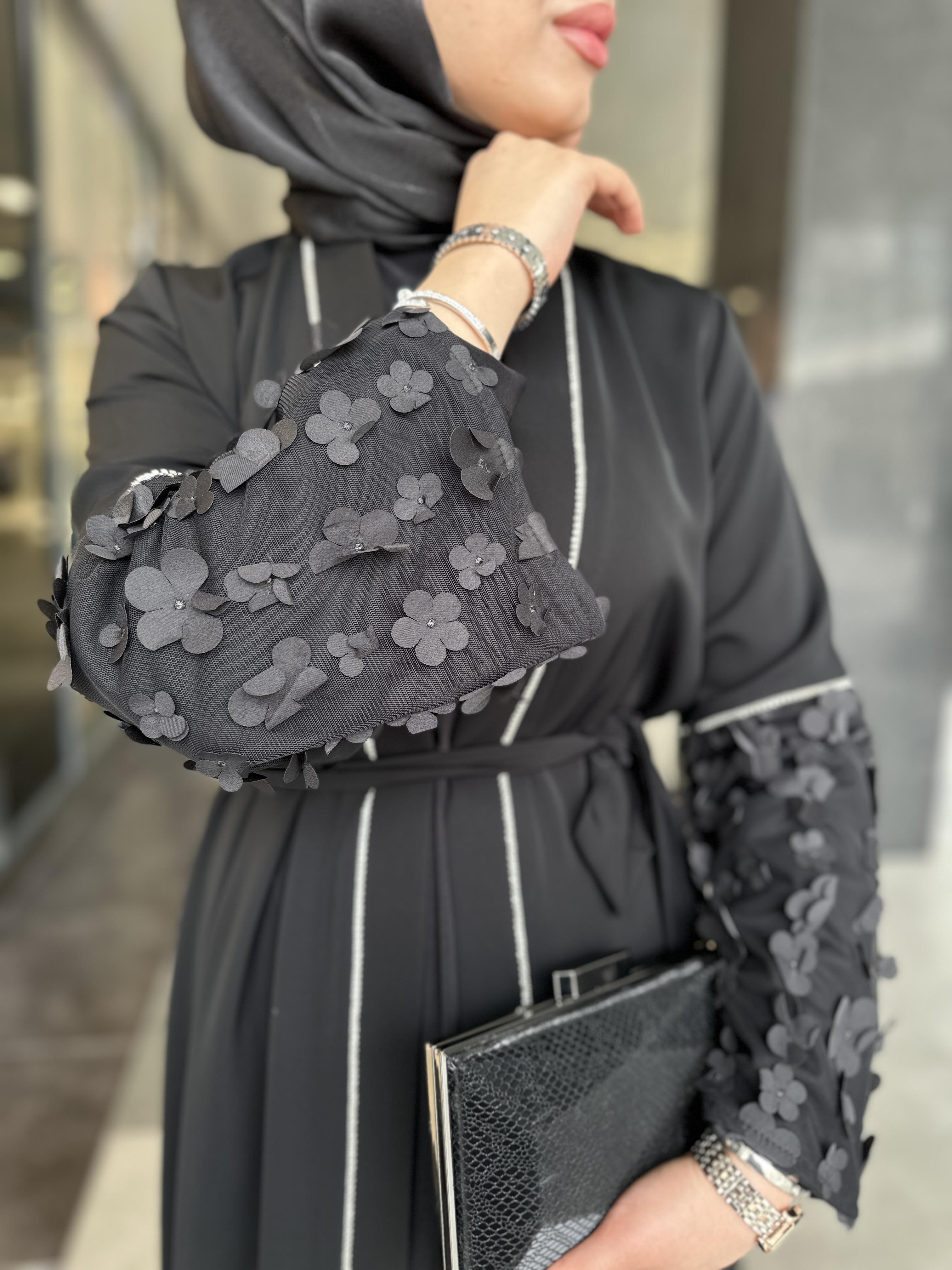 KOLU ÇİÇEKLİ ABAYA 