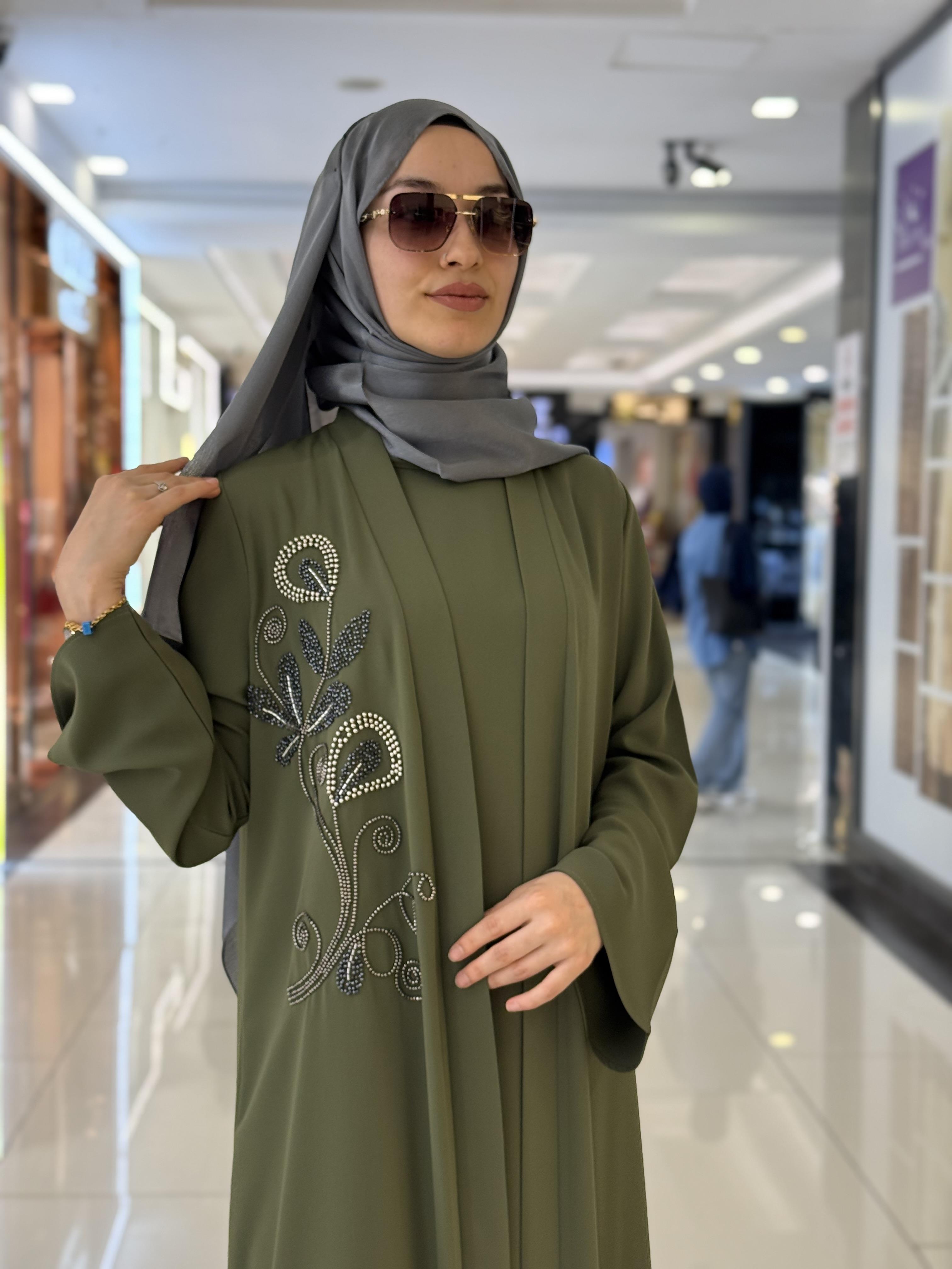 YAKASI İŞLEMELİ ABAYA TAKIM YEŞİL