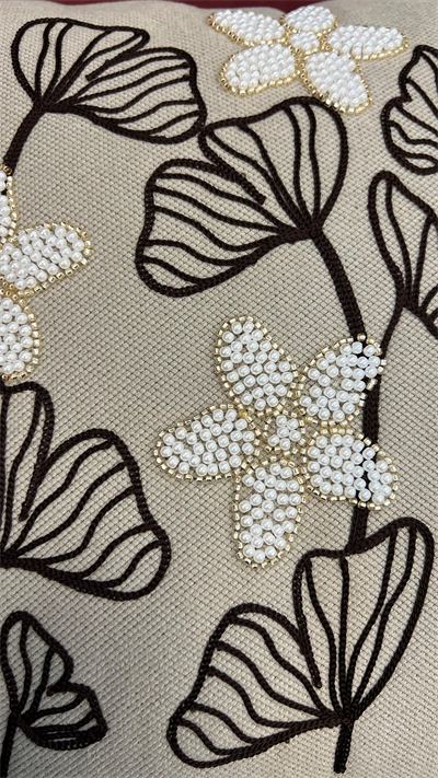 Kalın İthal Kumaş İncili Nakış Detaylı 45x45 cm Dekoratif Yastık Kılıfı (2 Adet)