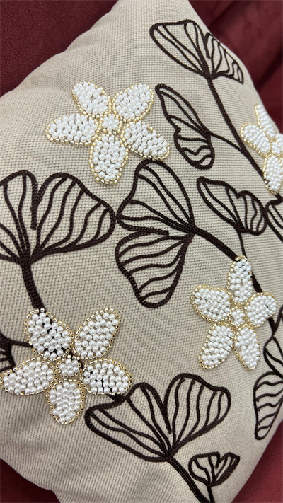 Kalın İthal Kumaş İncili Nakış Detaylı 45x45 cm Dekoratif Yastık Kılıfı (2 Adet)