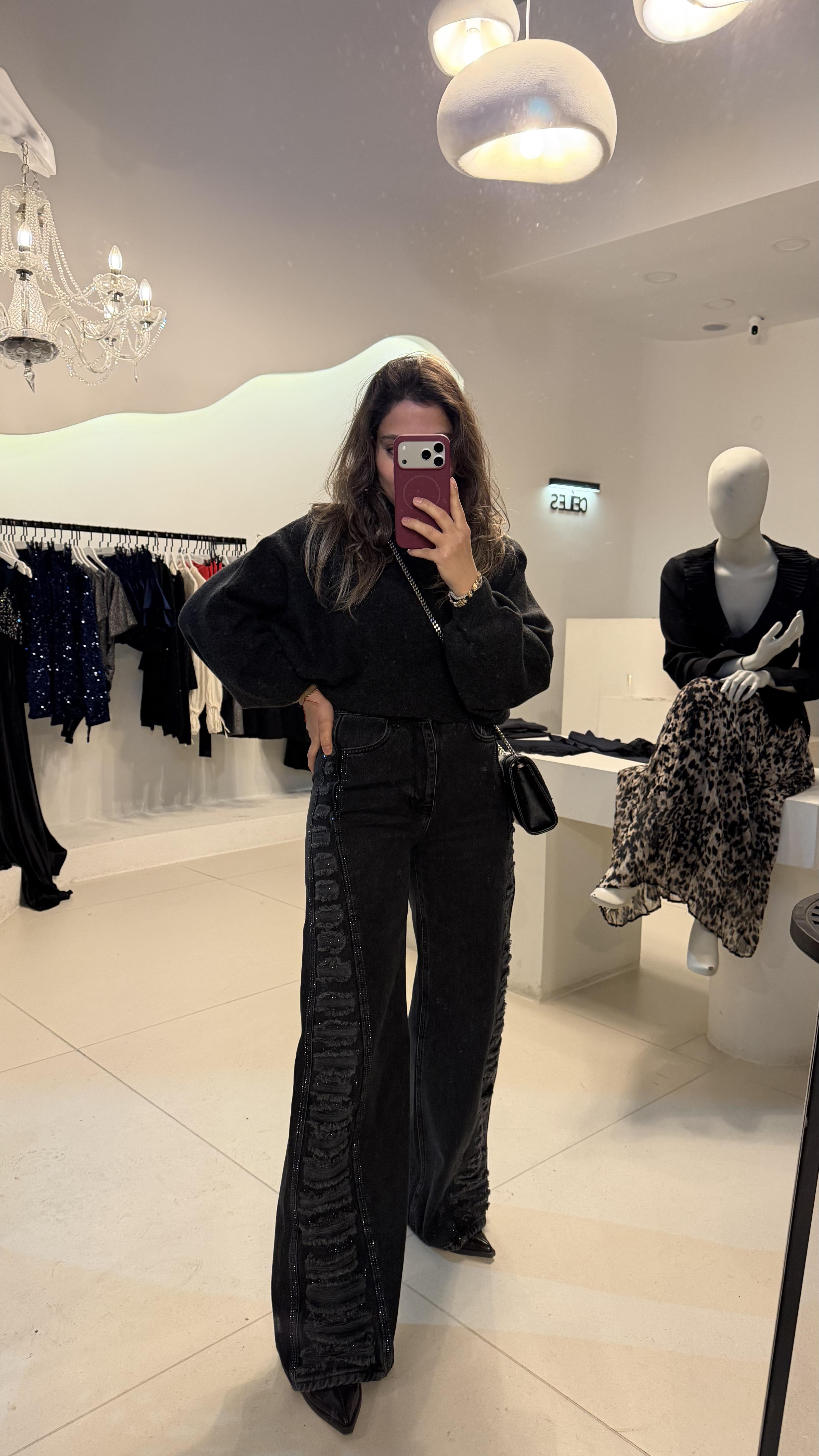 Taş Baskılı Yırtık Görünümlü Jean