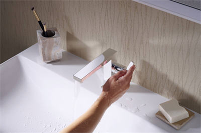 Tecturis E Tek kollu lavabo bataryası 110 Fine CoolStart bas-aç gider seti ile