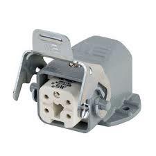 5x10A. ÇOKLU MAKİNE PRİZİ EĞİK  METAL MANDALLI