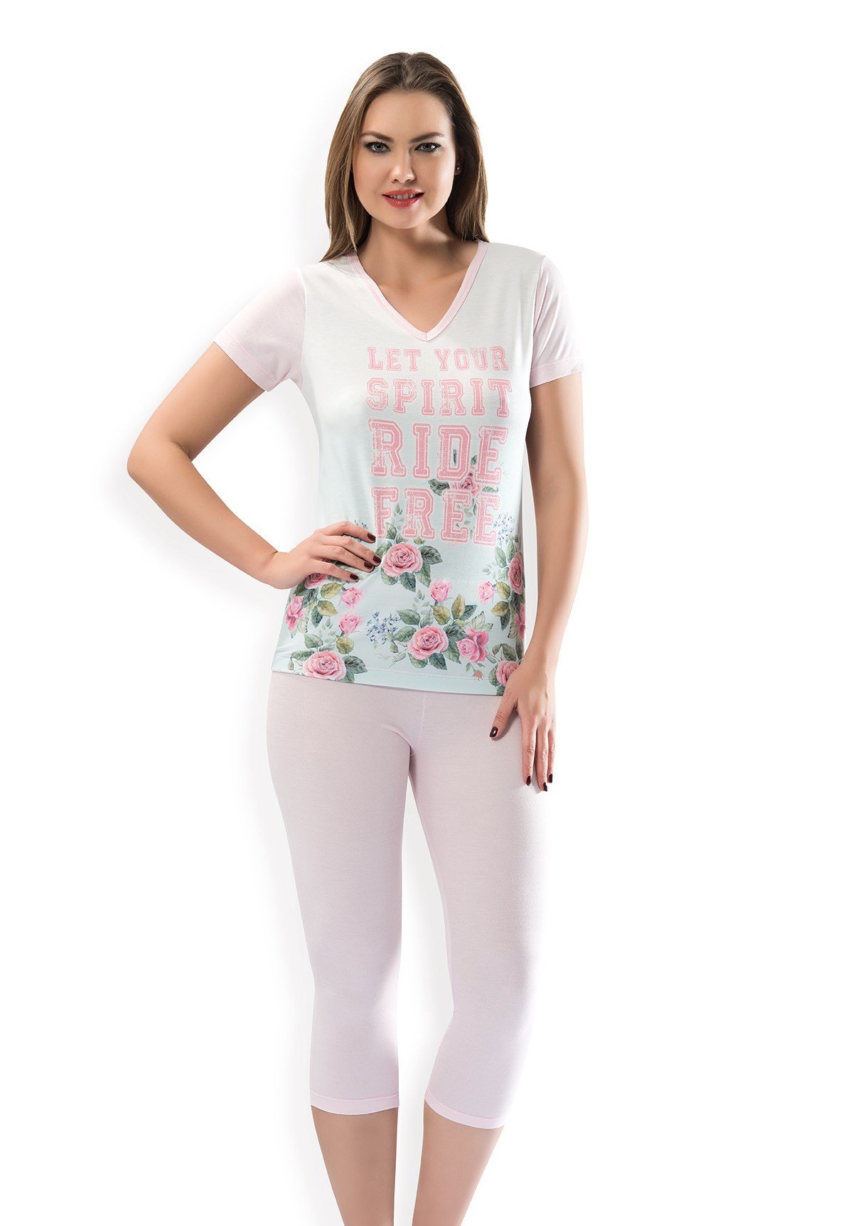 Gül Detaylı Kapri Takımı