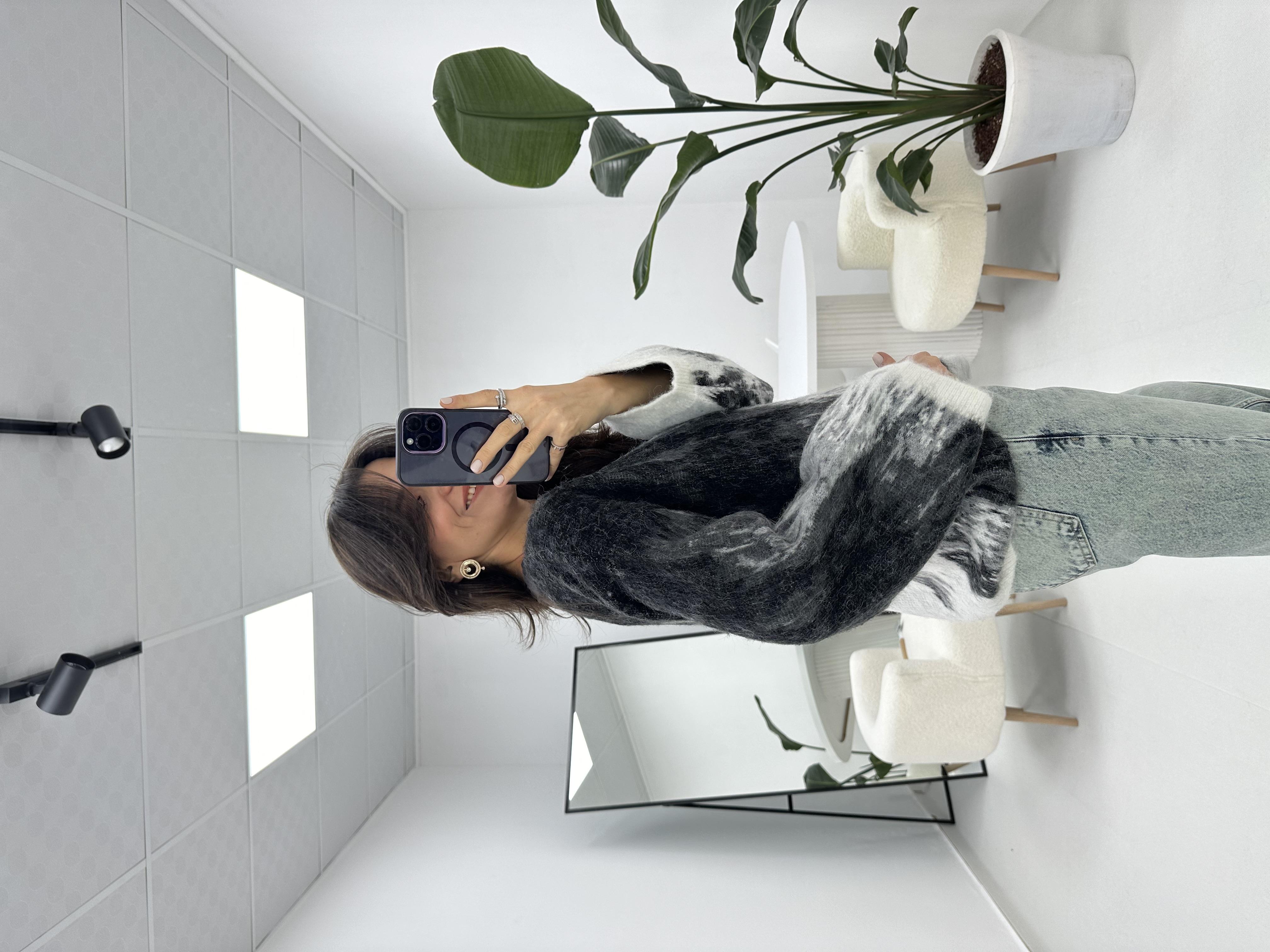 Bisiklet Yaka Geçiş Efektli Şardonlu Triko Kazak