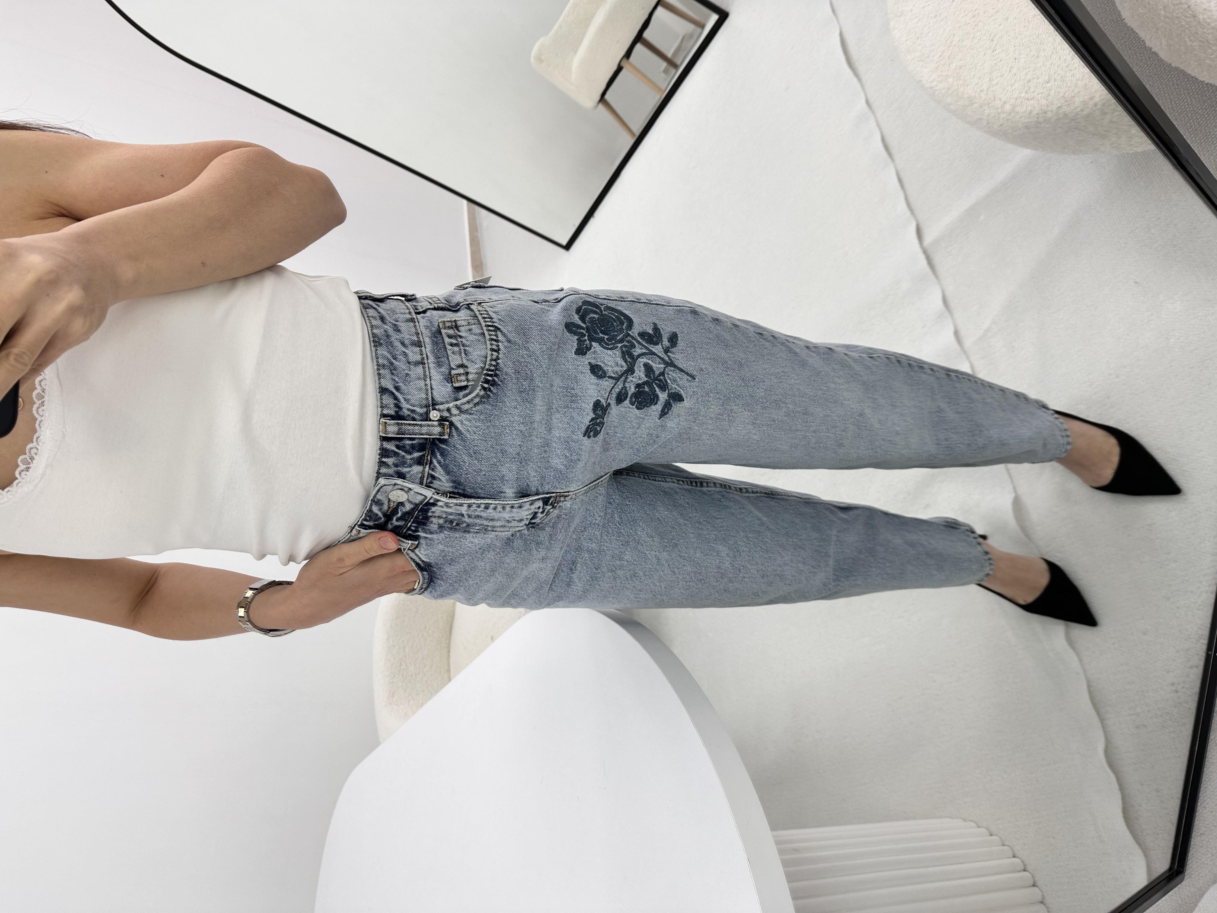 Çiçek Nakış Detaylı Jean Mavi Pantolon 