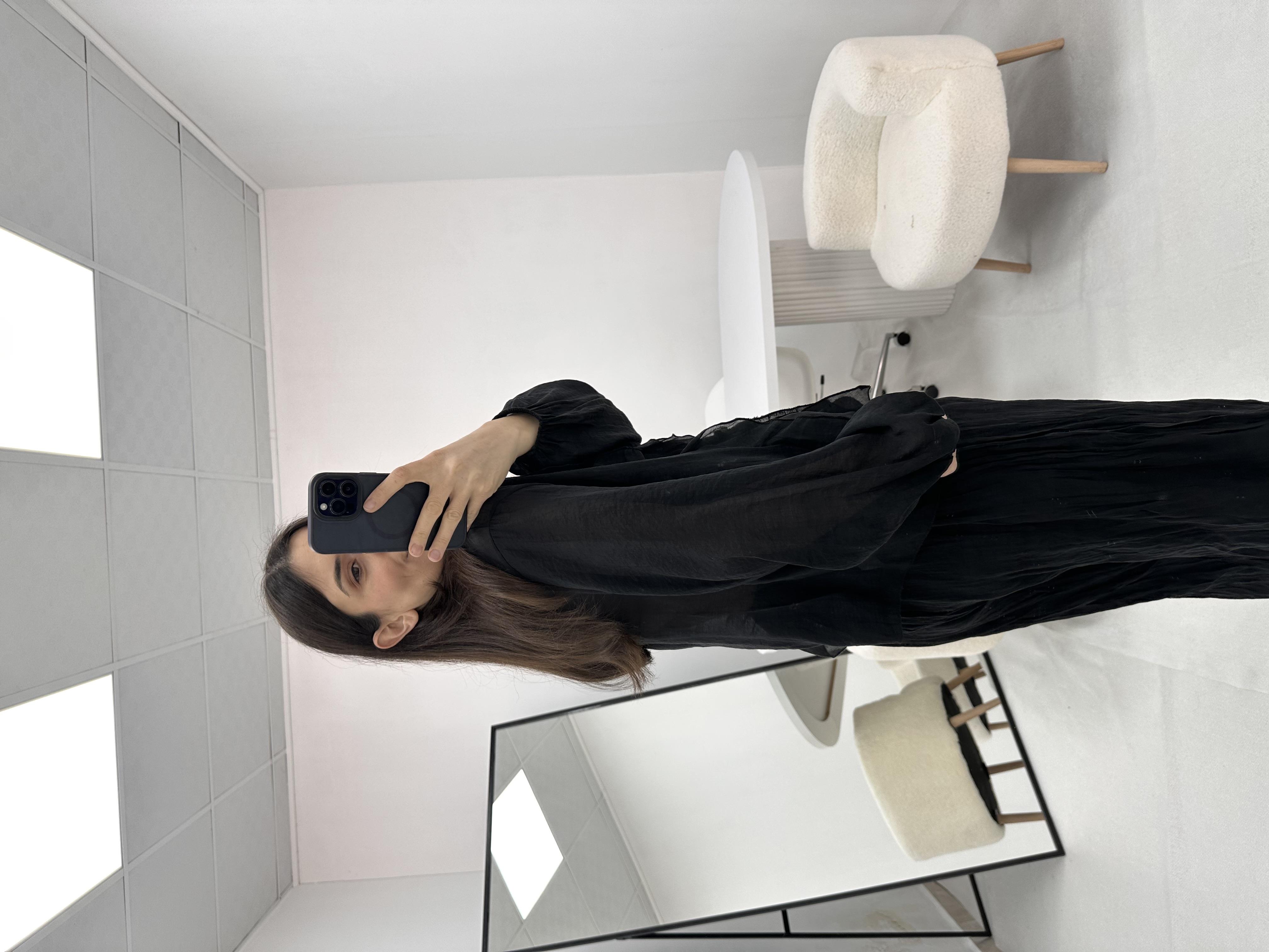Fırfır Detaylı Siyah  Bluz 