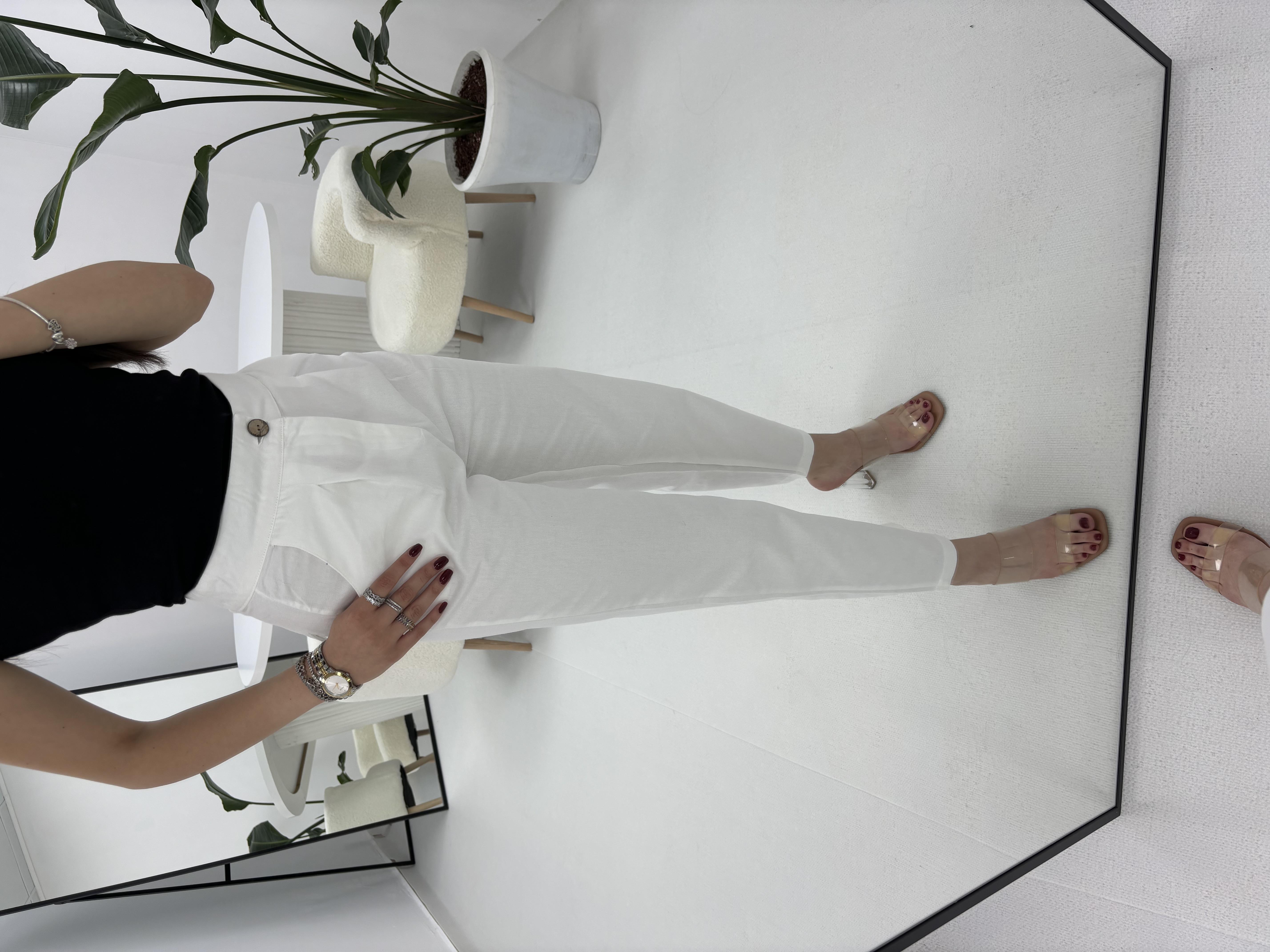 Gabardin Kumaş Havuç Model Beyaz Pantolon 