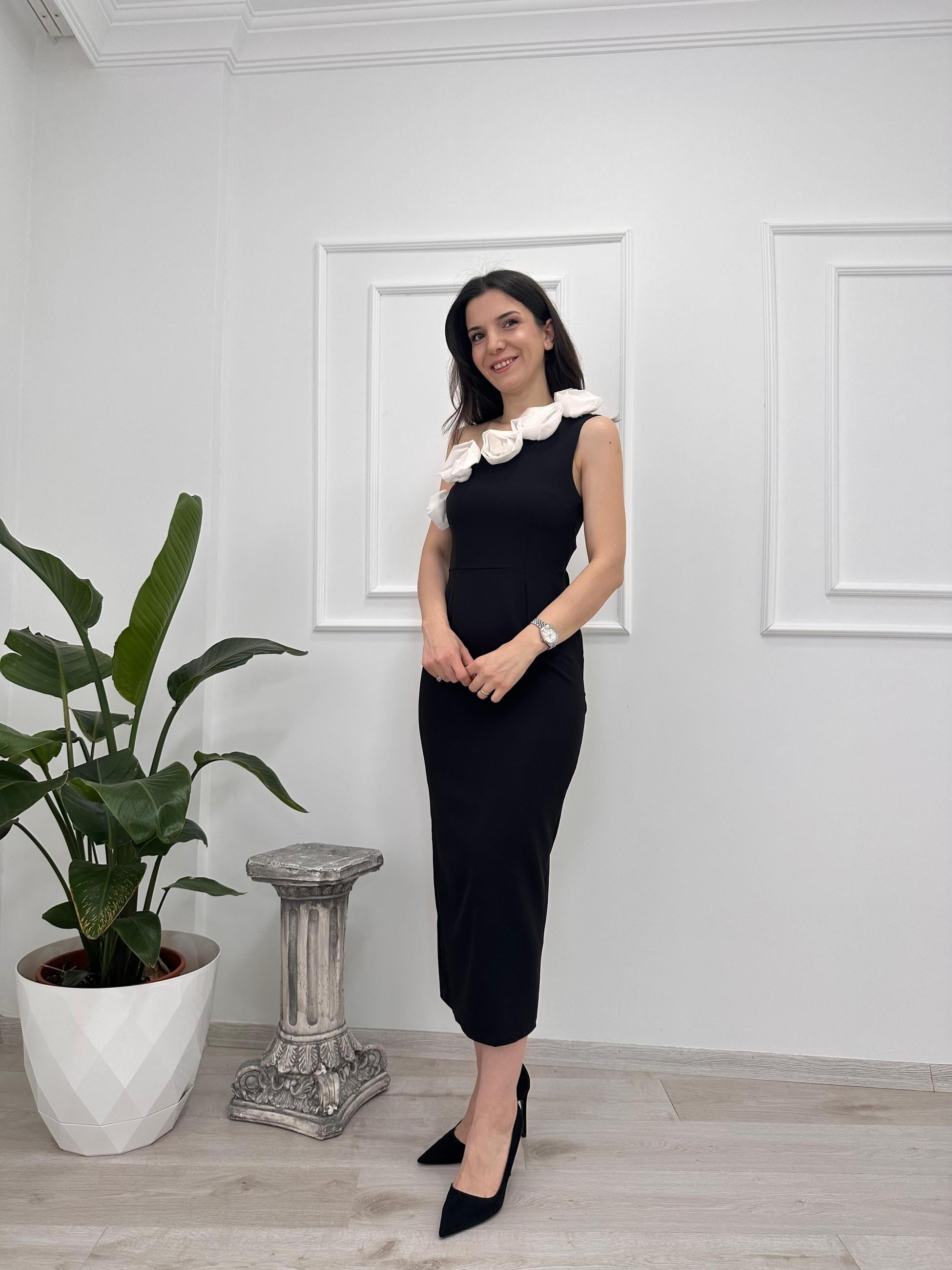 GÜL DETAYLI TEK OMUZ ELBİSE 