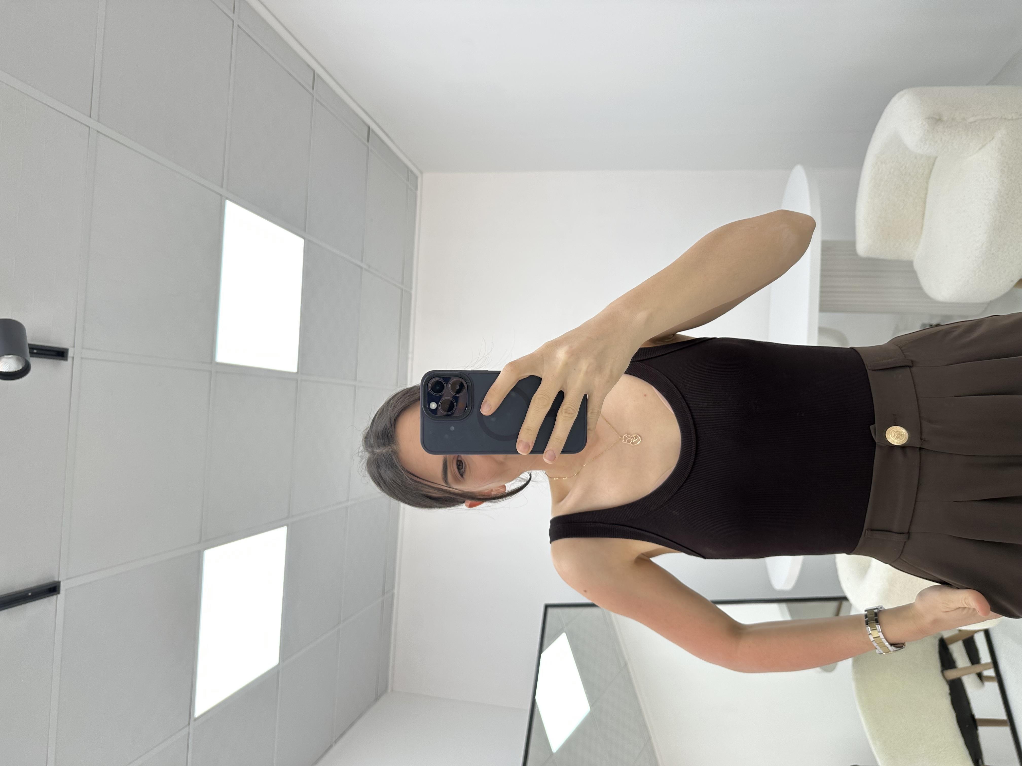 Kahverengi bodysuit atlet 