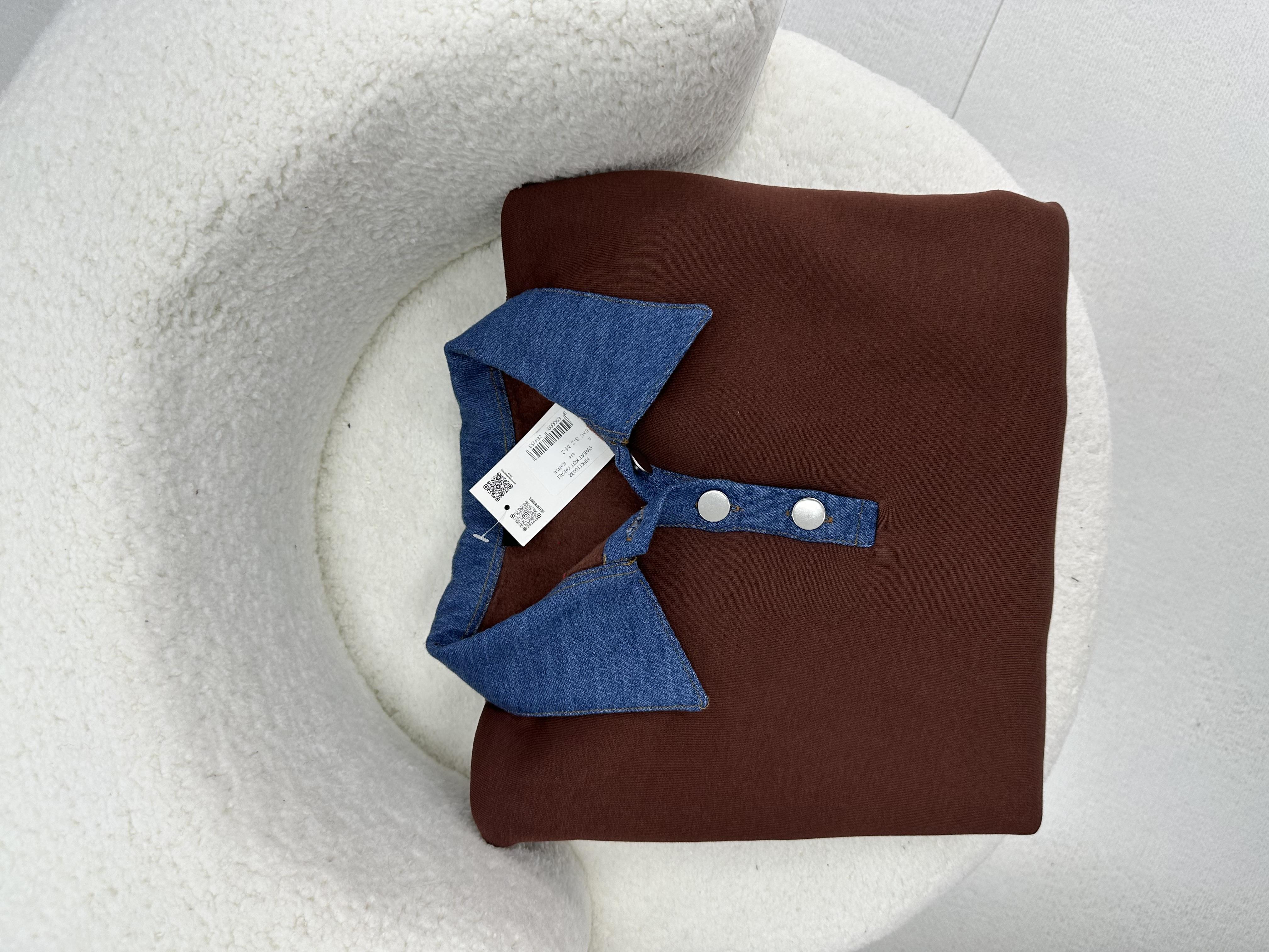 Kahverengi Yakası Kot Detaylı Şardonlu Sweatshirt