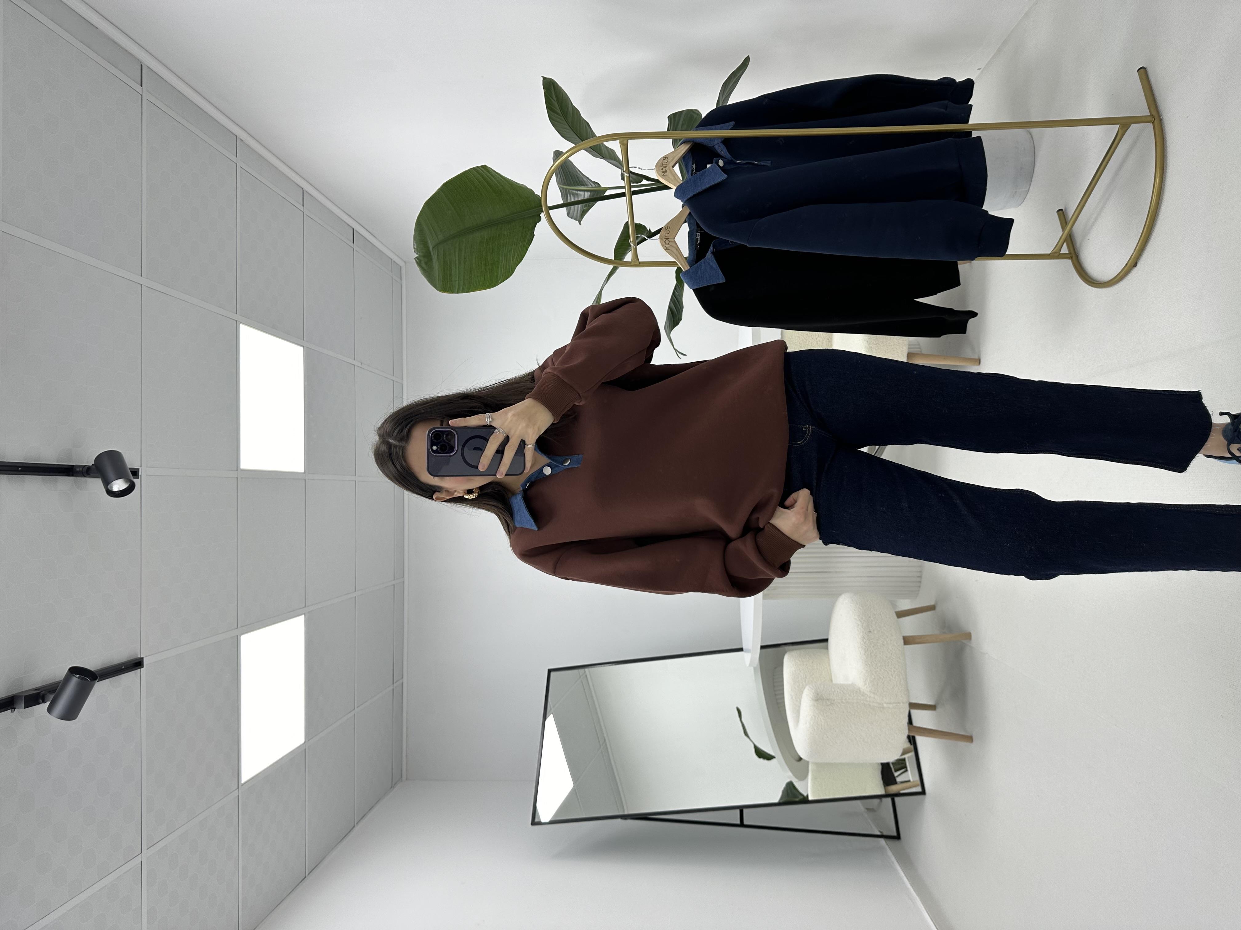 Kahverengi Yakası Kot Detaylı Şardonlu Sweatshirt