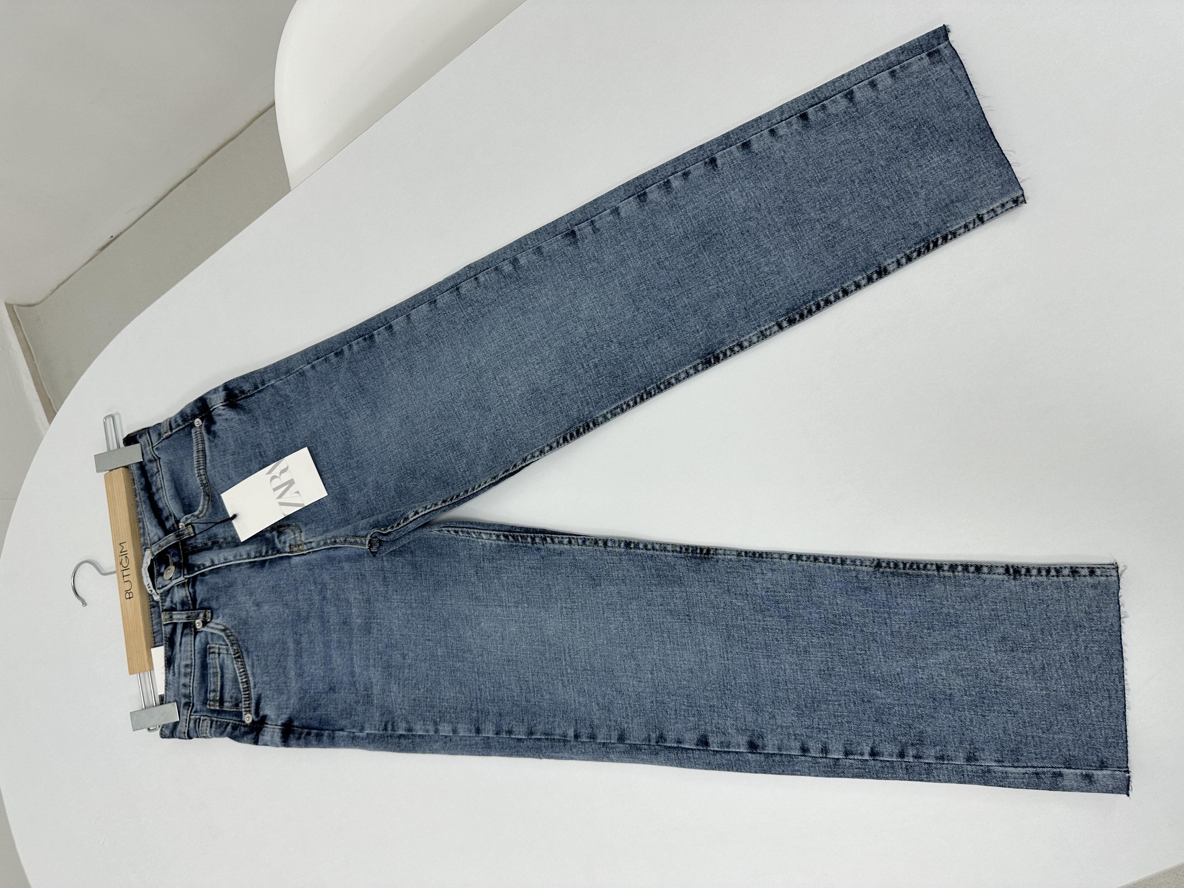 Kesik Paça Boyfit Koyu Mavi  Jean 