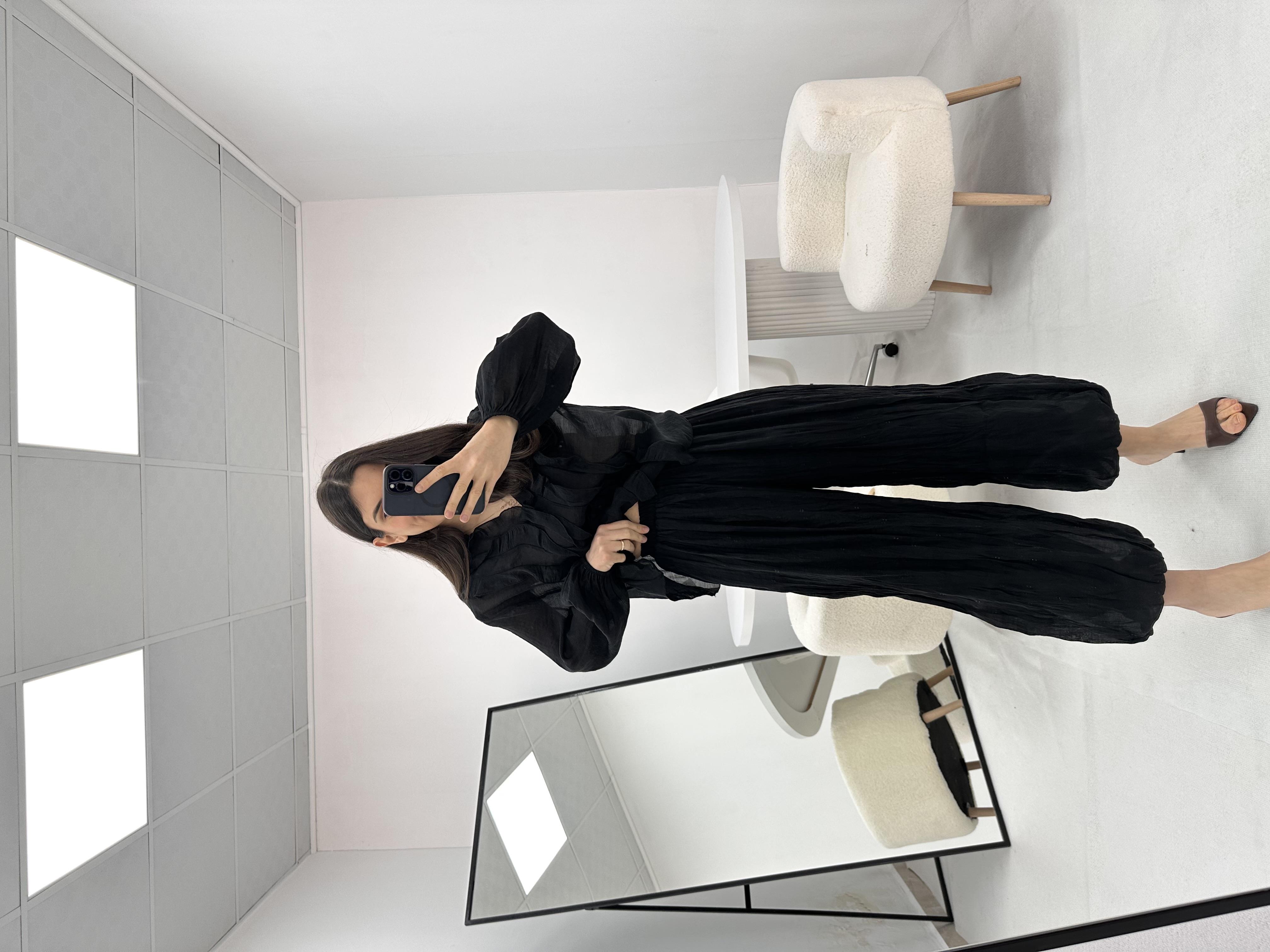Kırışık Kumaş Detaylı Siyah  Pantolon 