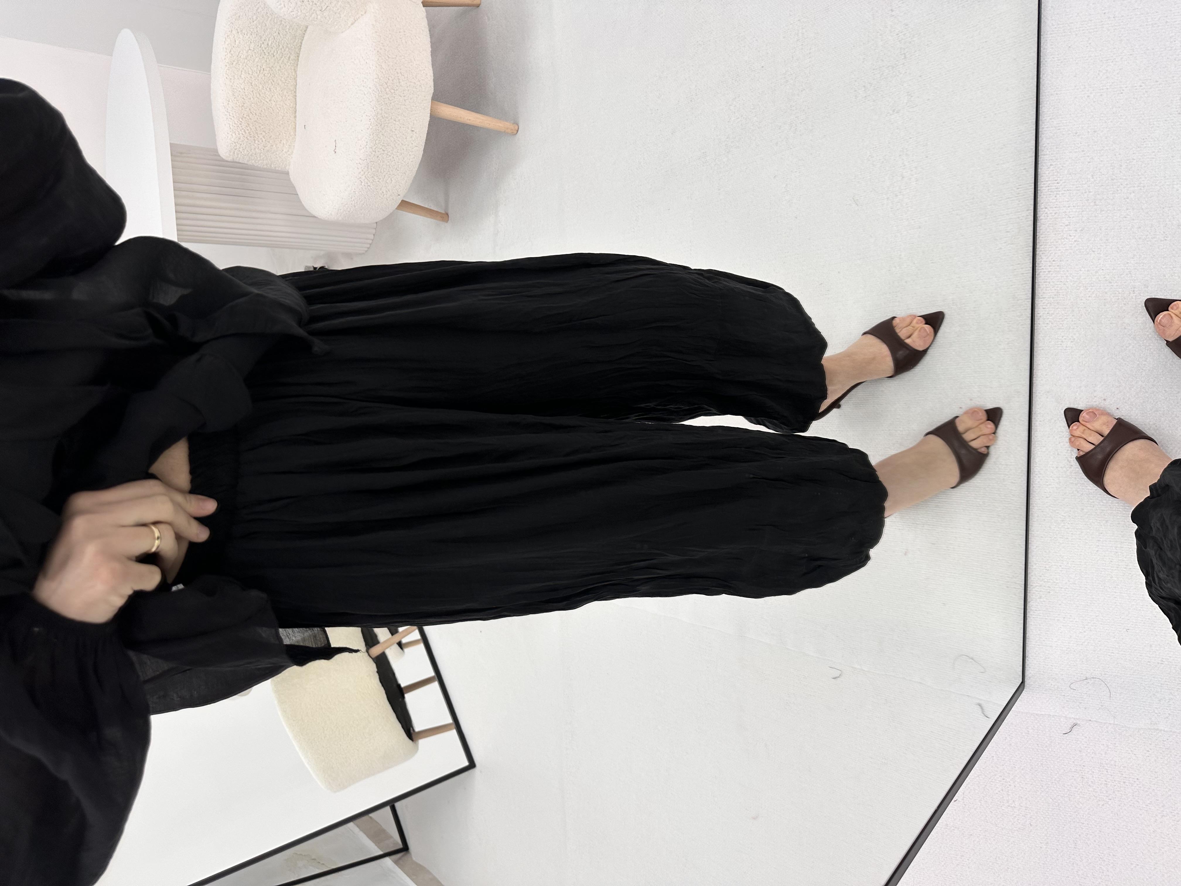 Kırışık Kumaş Detaylı Siyah  Pantolon 