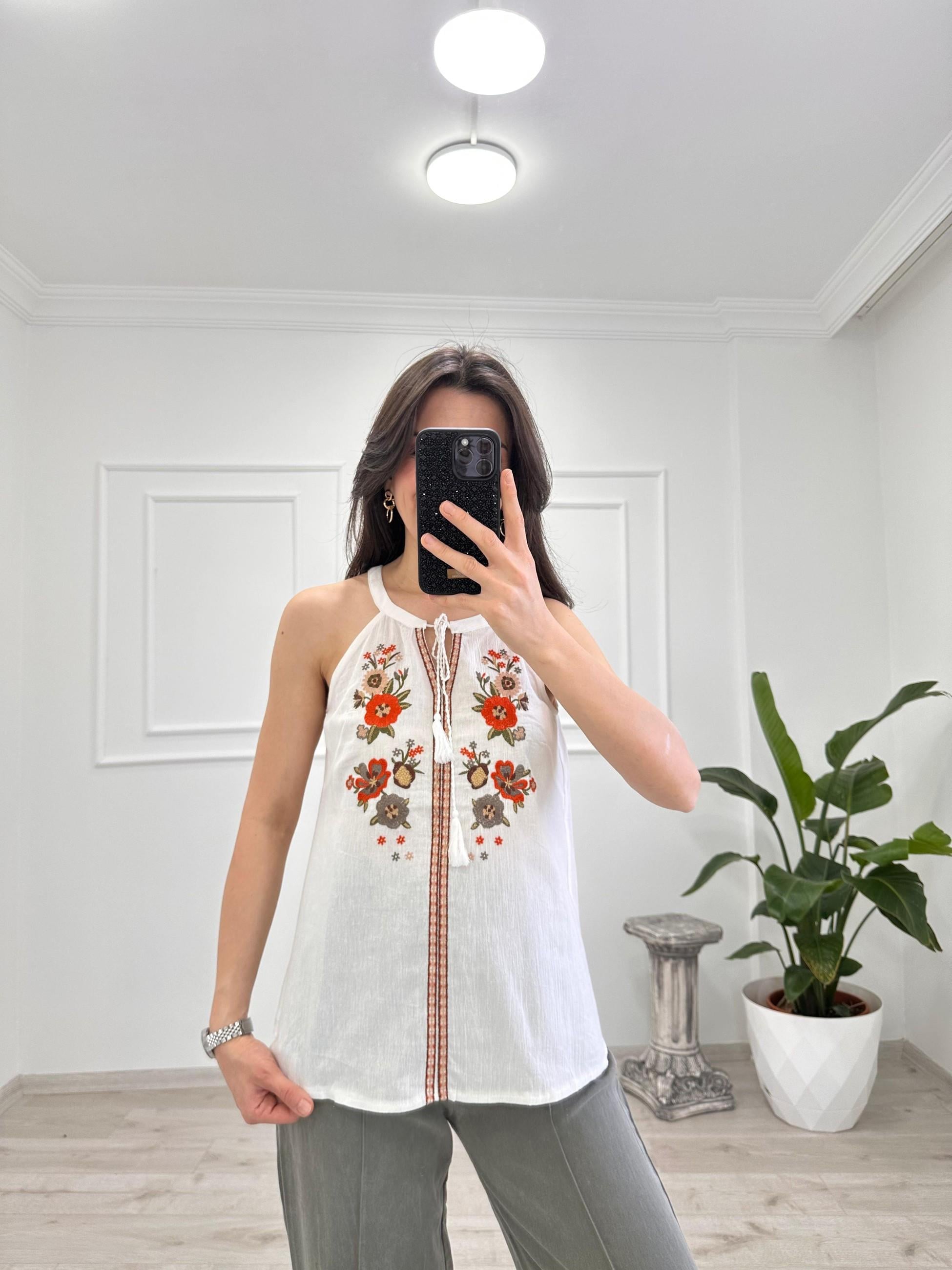 NAKIŞLI BLUZ 