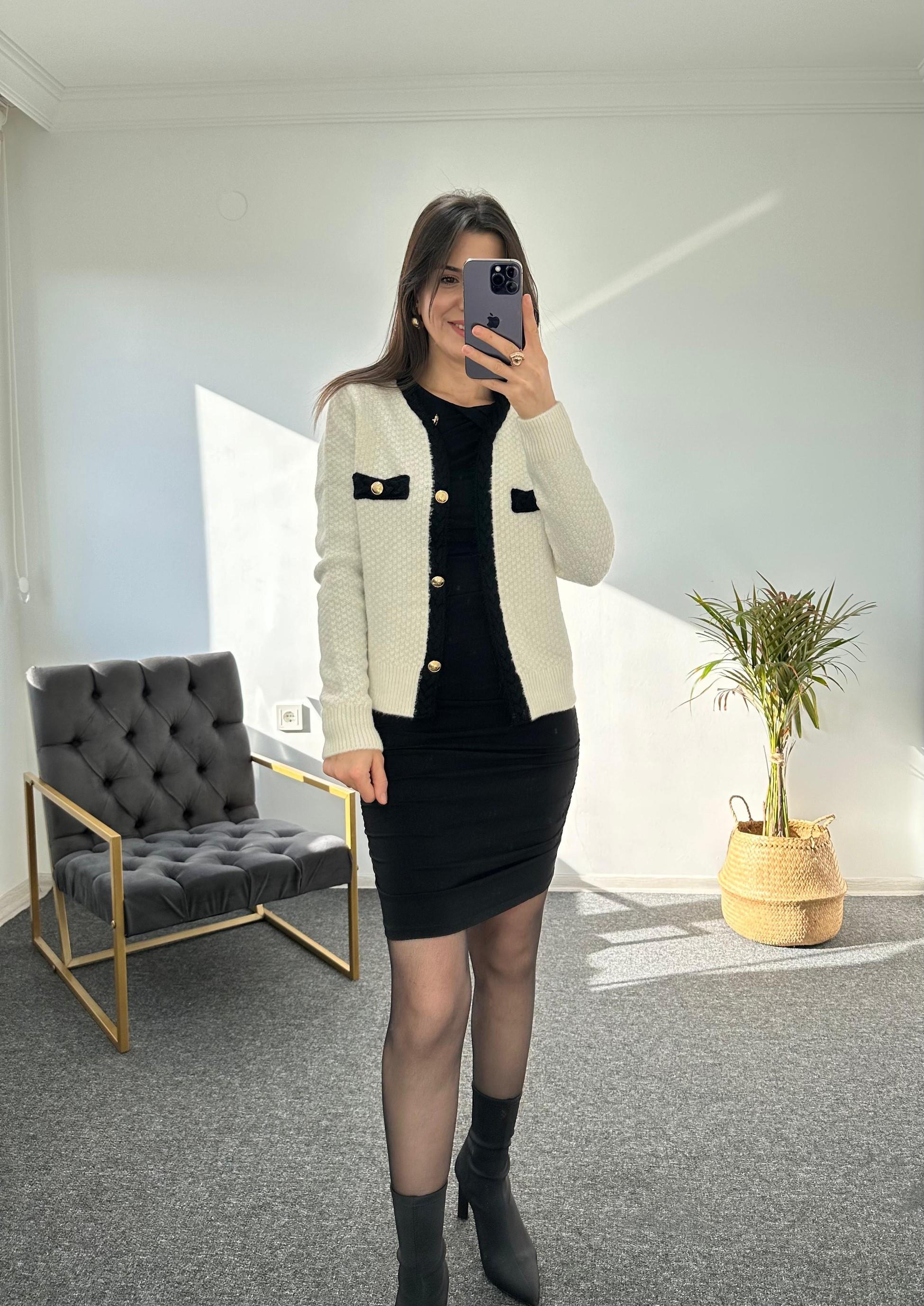 ÖRGÜ VE GOLD DÜĞME DETAYLI HIRKA
