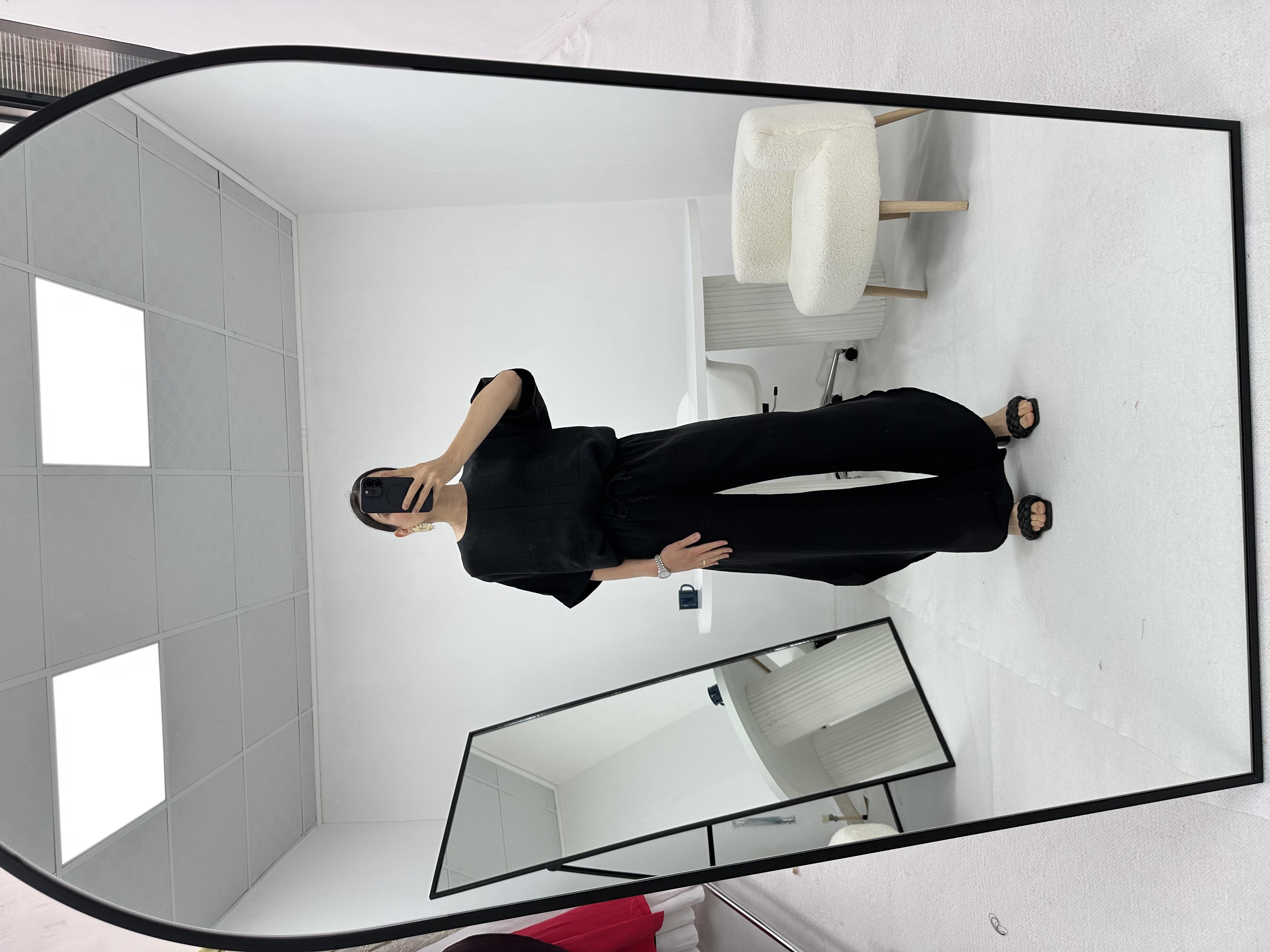 Oval Kesim Paça Detaylı Siyah  Takım 