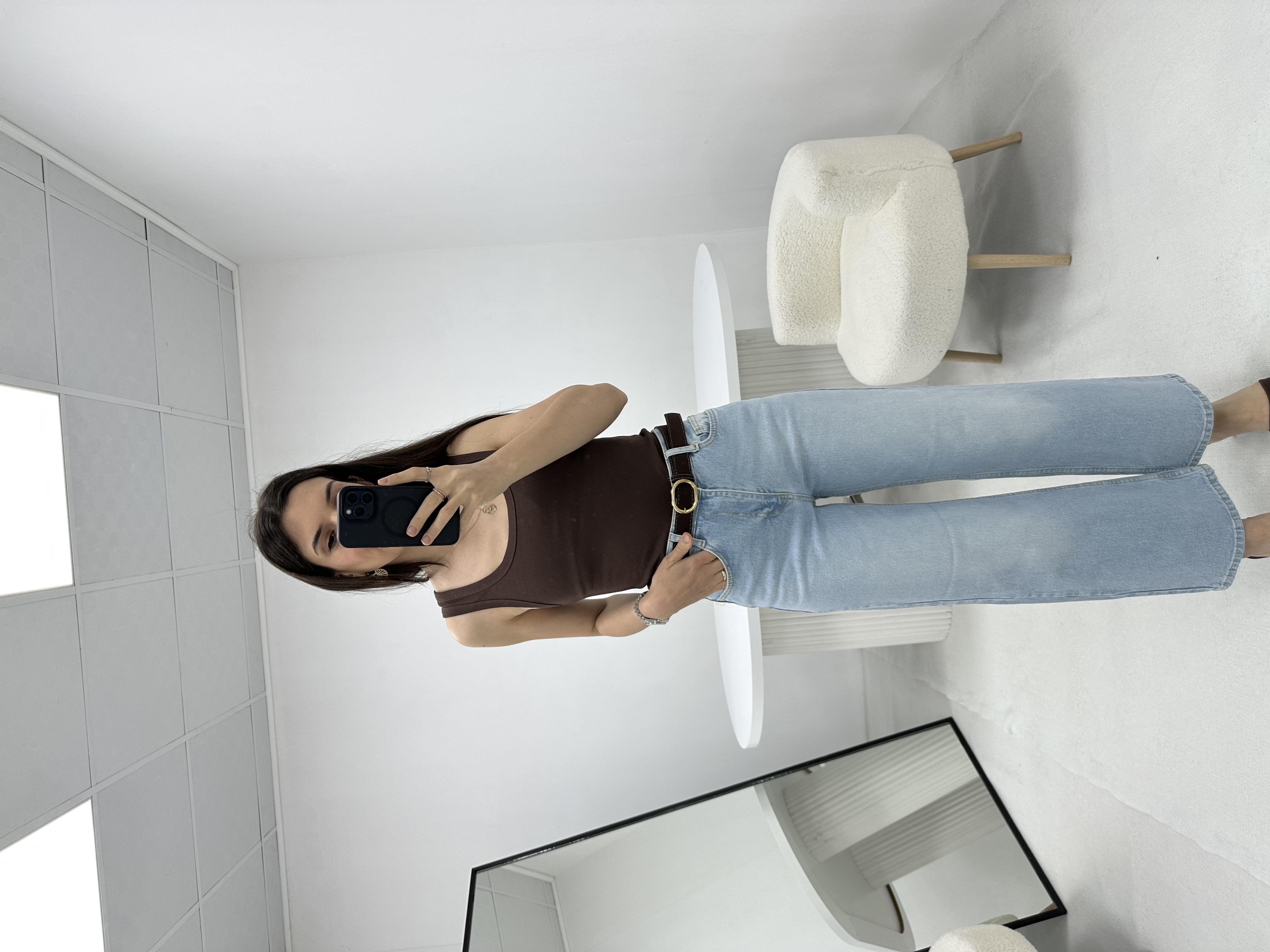 Süet Kemerli Açık Mavi Jean