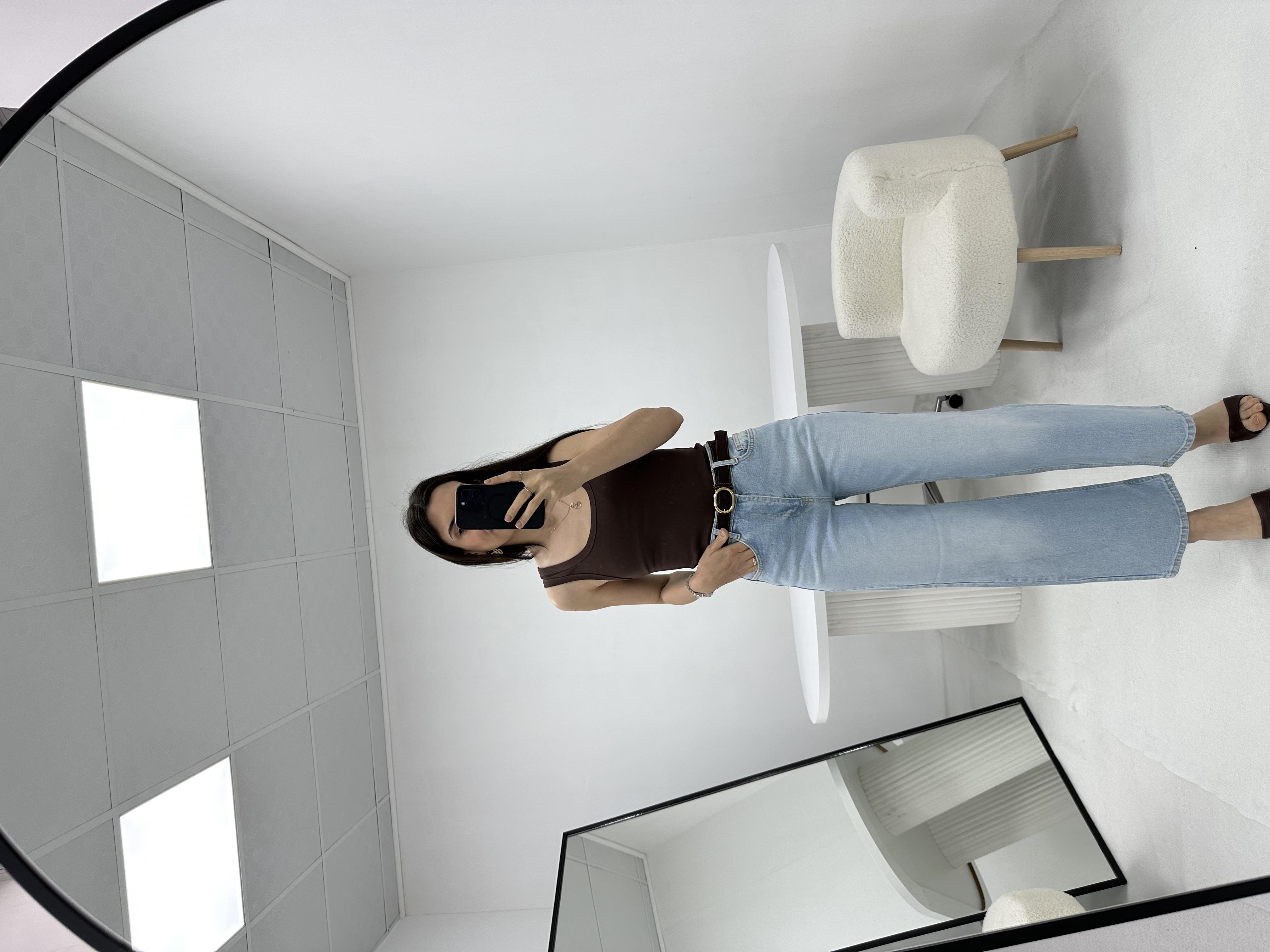 Süet Kemerli Açık Mavi Jean