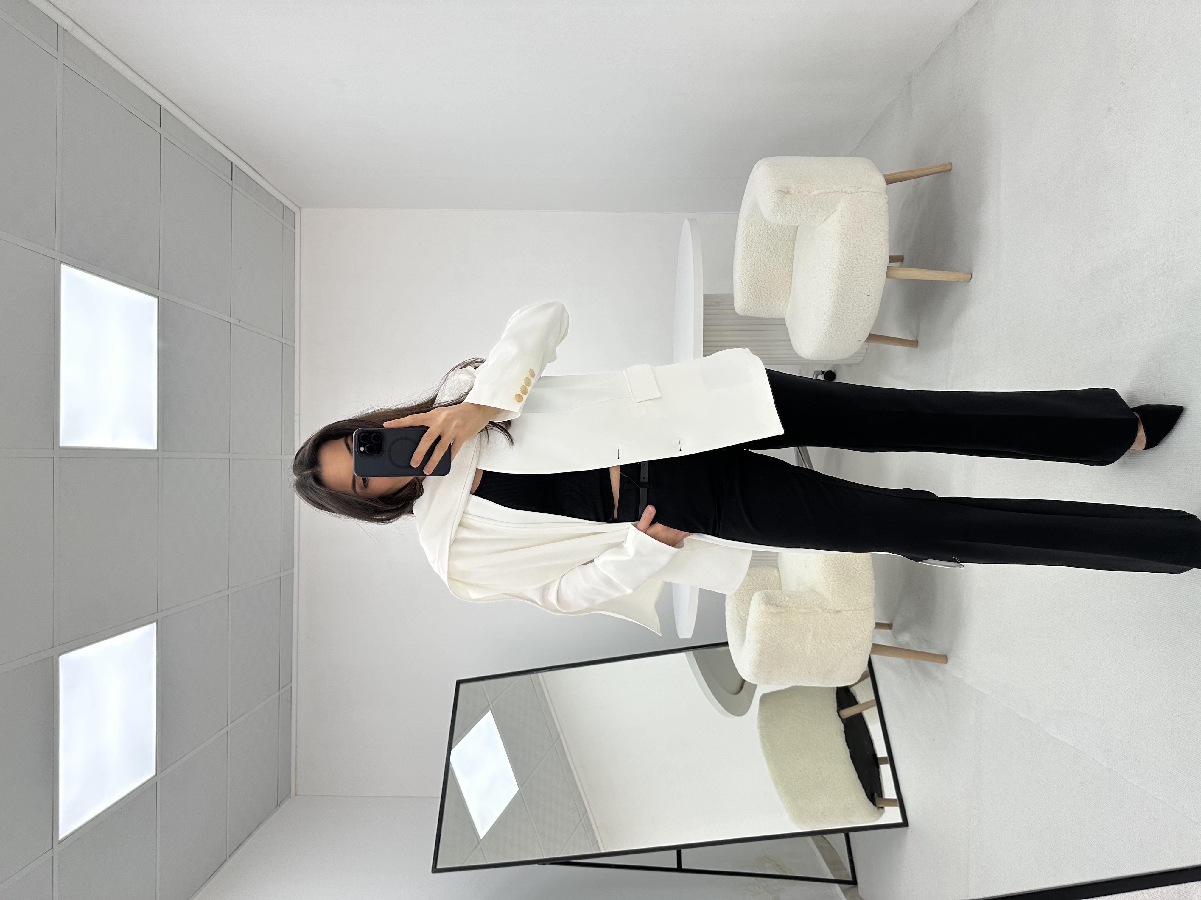 Yakası Şal Detaylı Beyaz  Blazer  ceket 