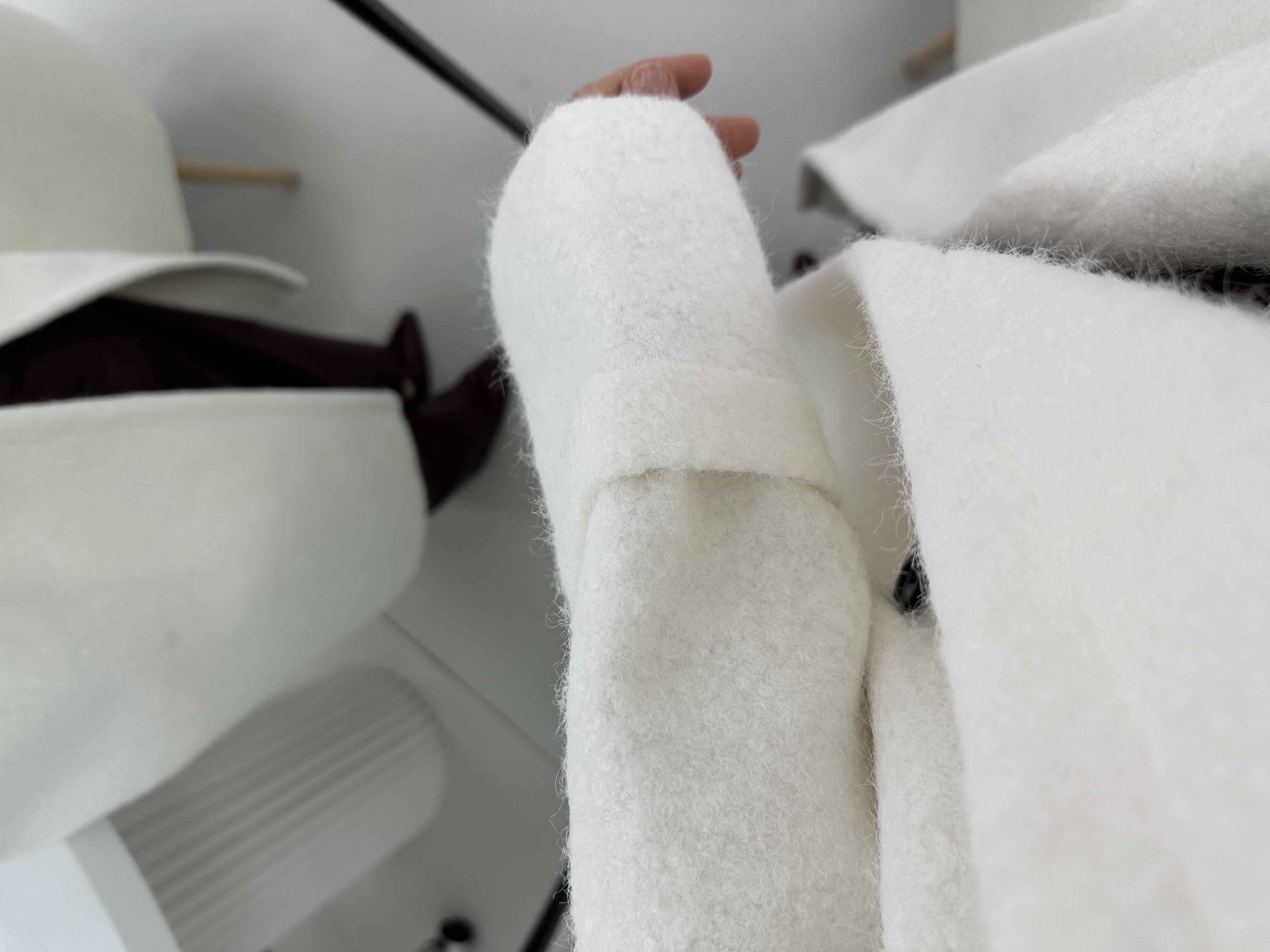 Yumuşak Dokulu Peluş Beyaz Kaban