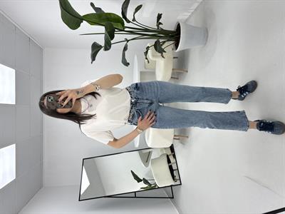 Beli Zincir Detaylı Açık Mavi Jean 