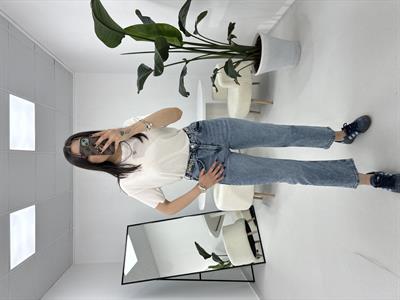 Beli Zincir Detaylı Açık Mavi Jean 