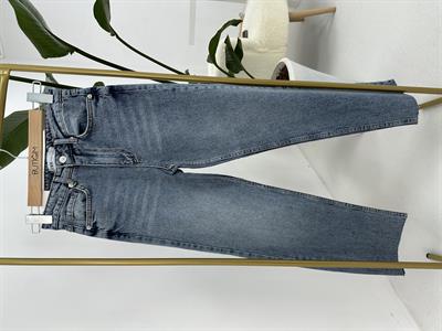 Kesik Paça Boyfit Açık Mavi Jean 